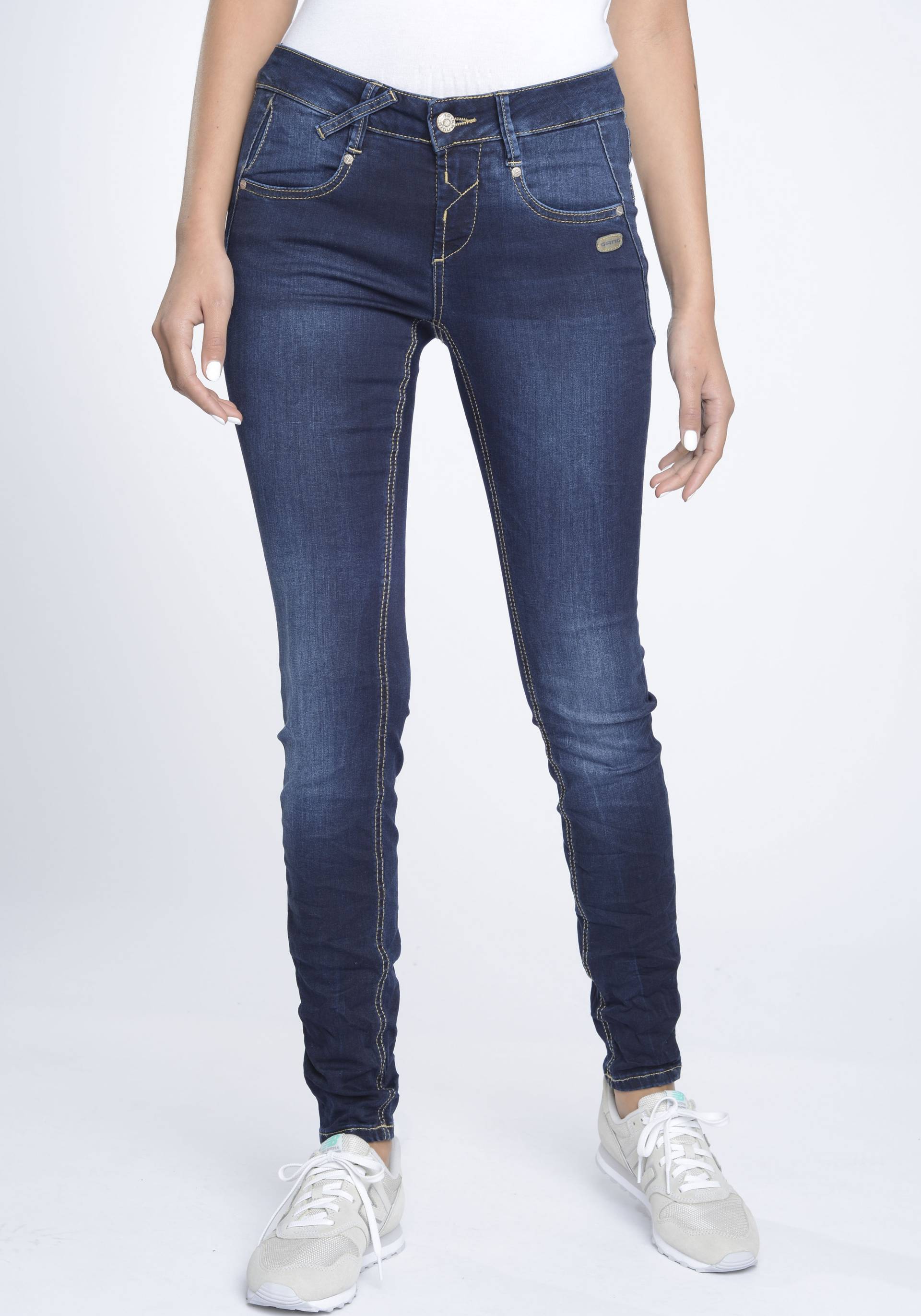 GANG Skinny-fit-Jeans »94Nele«, mit gekreuzten Gürtelschlaufen links vorne von GANG
