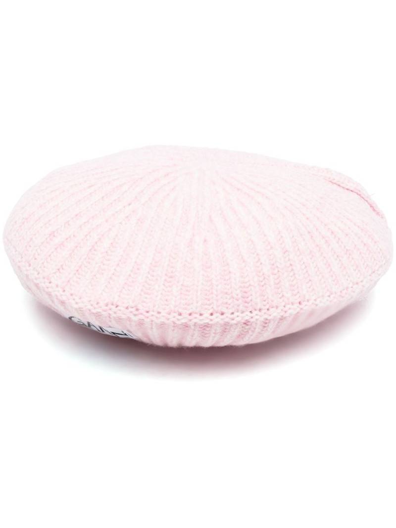 GANNI ribbed logo-patch beret - Pink von GANNI