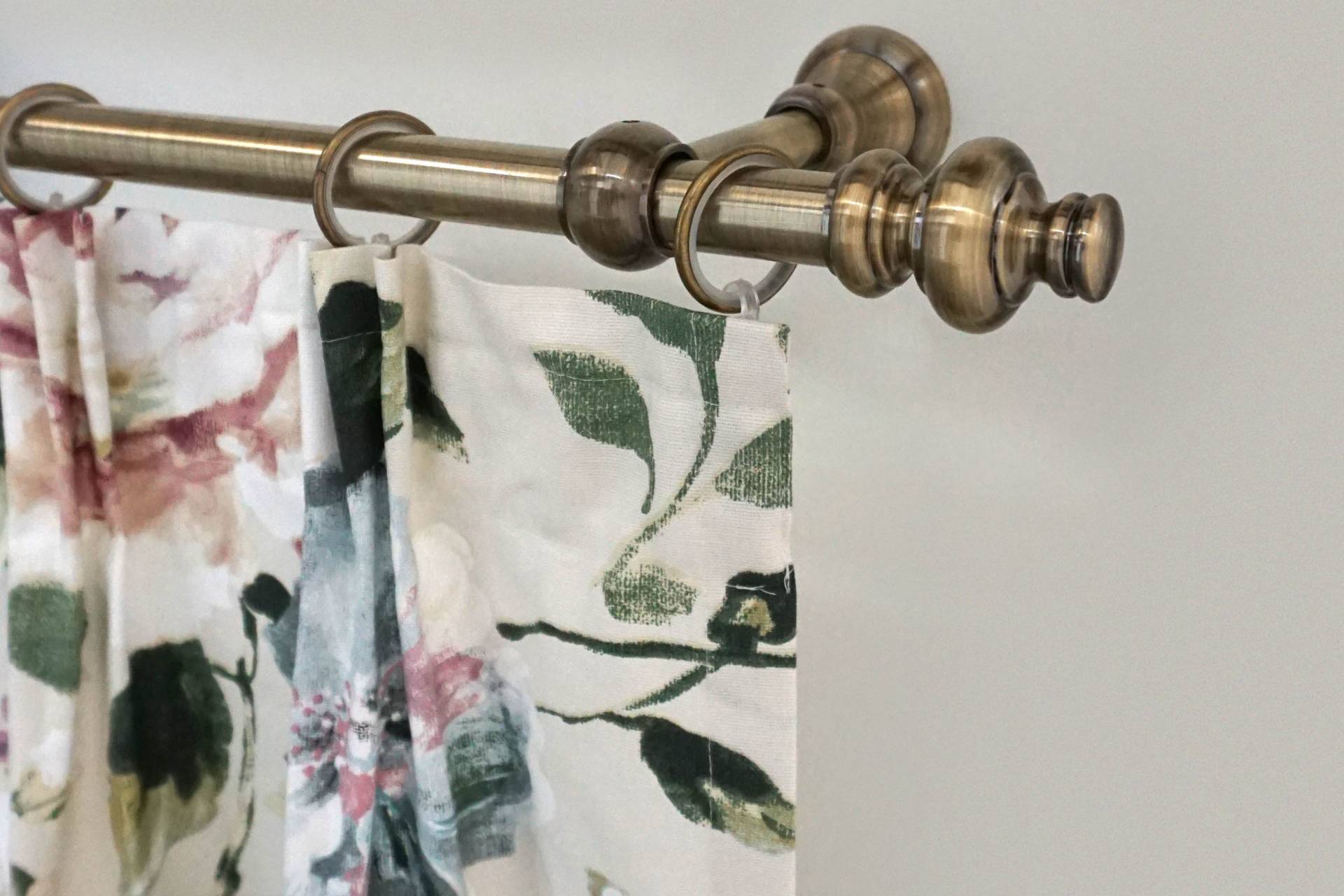 GARESA Gardinenstange »ANDREA«, 1 läufig-läufig, Wunschmasslänge, Vorhanggarnitur, verlängerbar, Endknopf Profil gross, mit Ringen GARESA Gardinenstange »ANDREA«, 1 läufig-läufig, Wunschmasslänge, Vorhanggarnitur, verlängerbar, Endknopf Profil gross, mit Ringen von GARESA