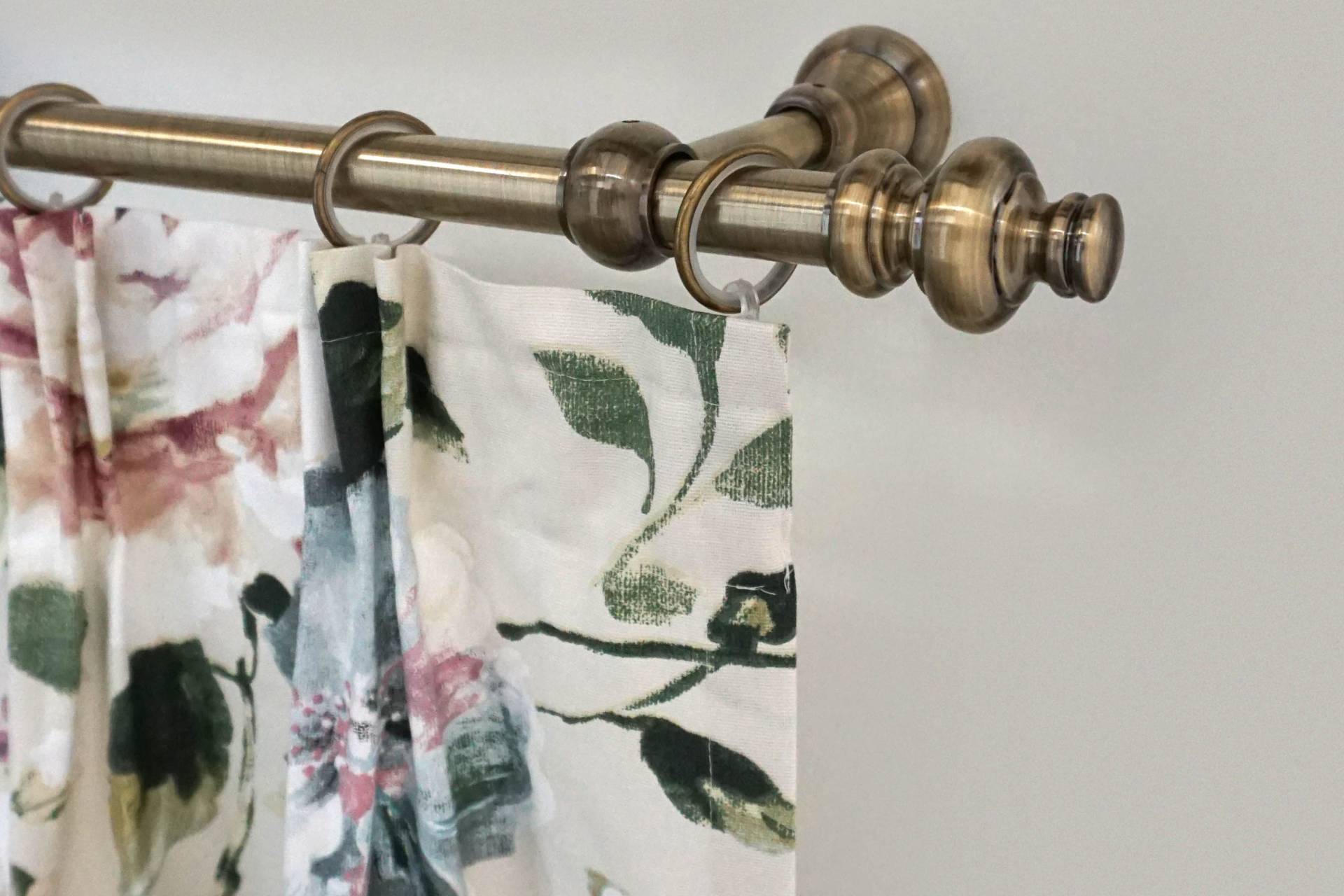 GARESA Gardinenstange »ANDREA«, 1 läufig-läufig, Wunschmasslänge, Vorhanggarnitur, verlängerbar, Endknopf Profil gross, mit Ringen GARESA Gardinenstange »ANDREA«, 1 läufig-läufig, Wunschmasslänge, Vorhanggarnitur, verlängerbar, Endknopf Profil gross, mit Ringen von GARESA
