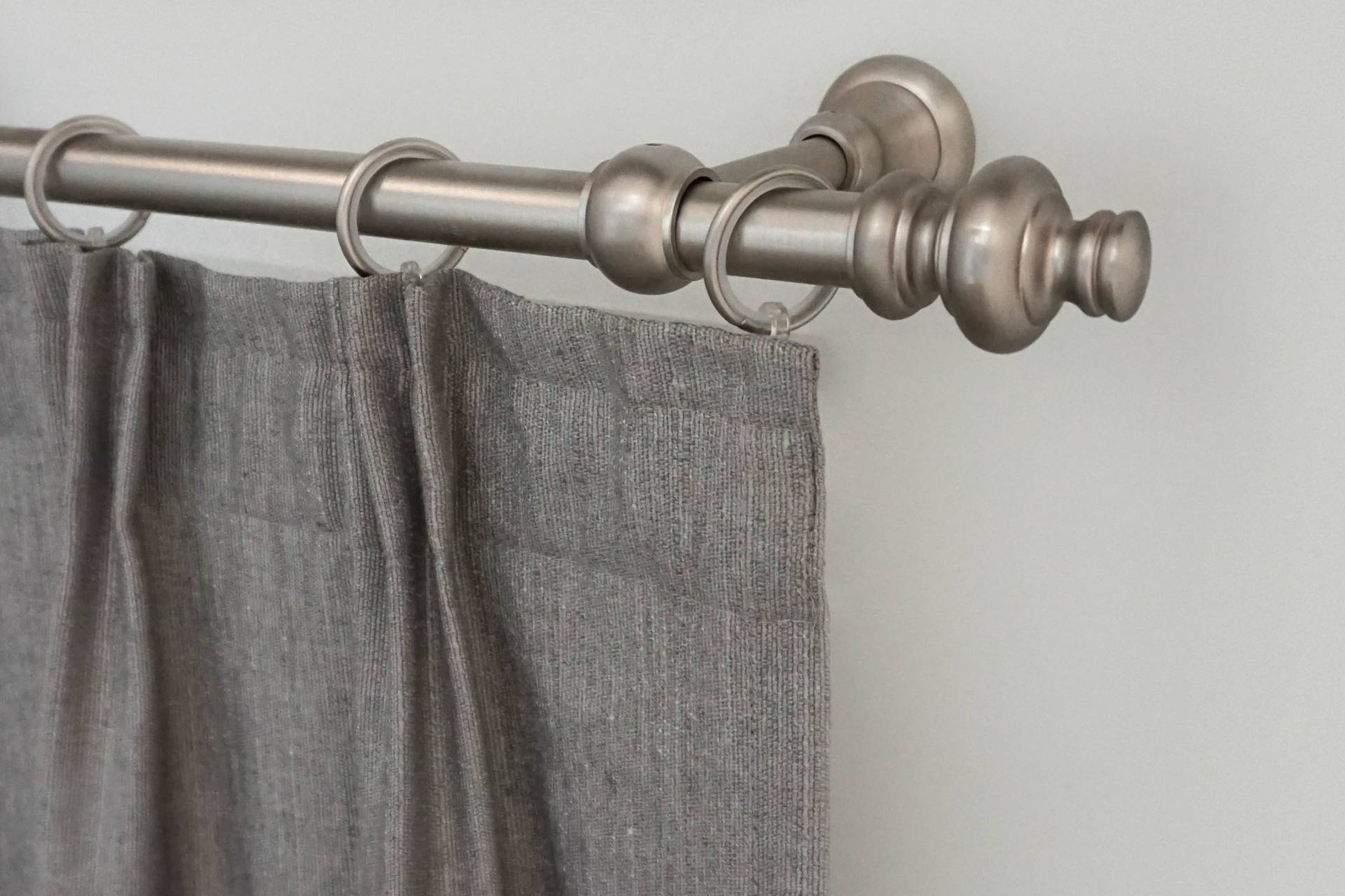 GARESA Gardinenstange »ANDREA«, 1 läufig-läufig, Wunschmasslänge, Vorhanggarnitur, verlängerbar, Endknopf Profil gross, mit Ringen GARESA Gardinenstange »ANDREA«, 1 läufig-läufig, Wunschmasslänge, Vorhanggarnitur, verlängerbar, Endknopf Profil gross, mit Ringen von GARESA