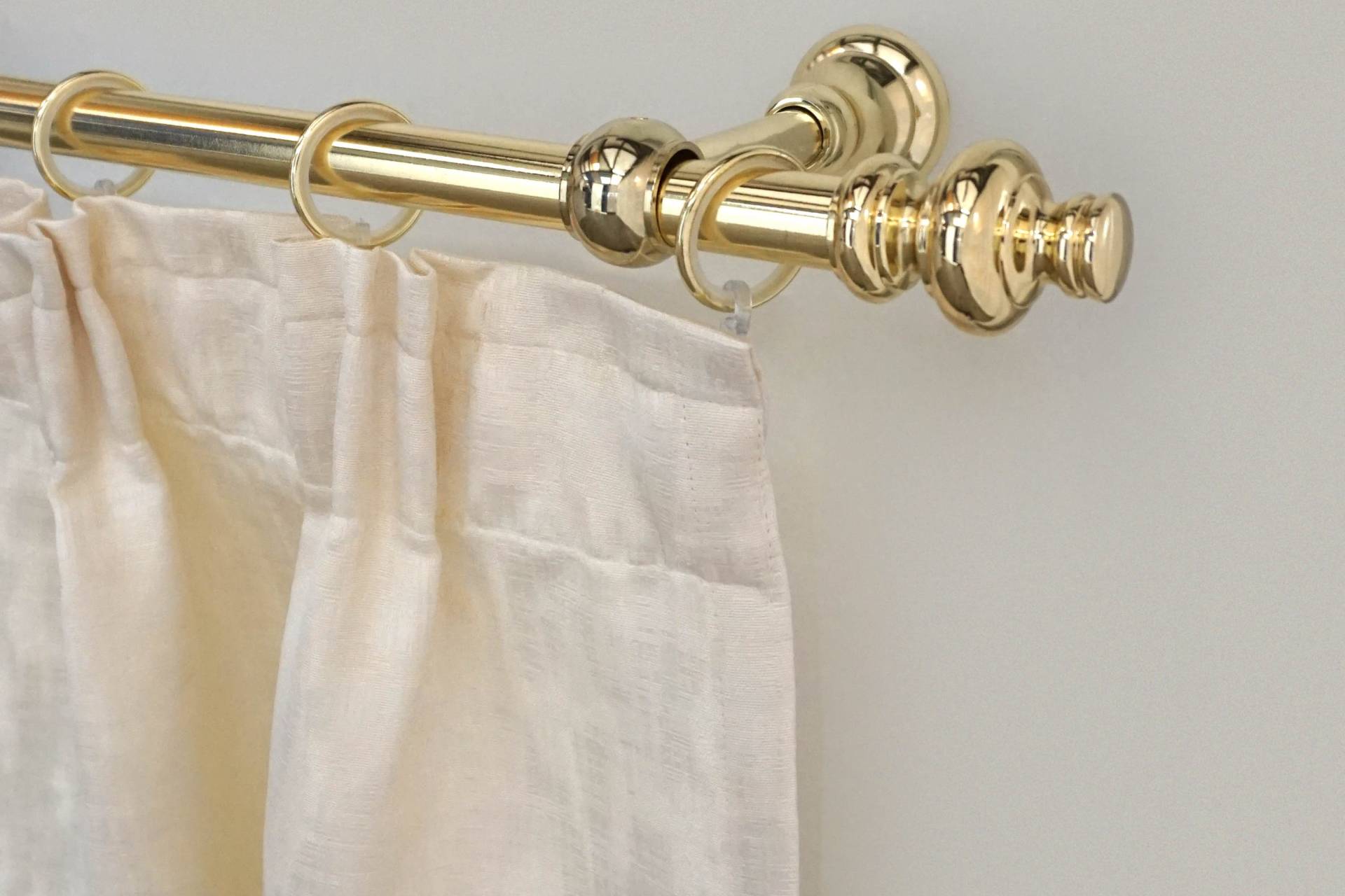 GARESA Gardinenstange »ANDREA«, 1 läufig-läufig, Wunschmasslänge, Vorhanggarnitur, verlängerbar, Endknopf Profil gross, mit Ringen GARESA Gardinenstange »ANDREA«, 1 läufig-läufig, Wunschmasslänge, Vorhanggarnitur, verlängerbar, Endknopf Profil gross, mit Ringen von GARESA