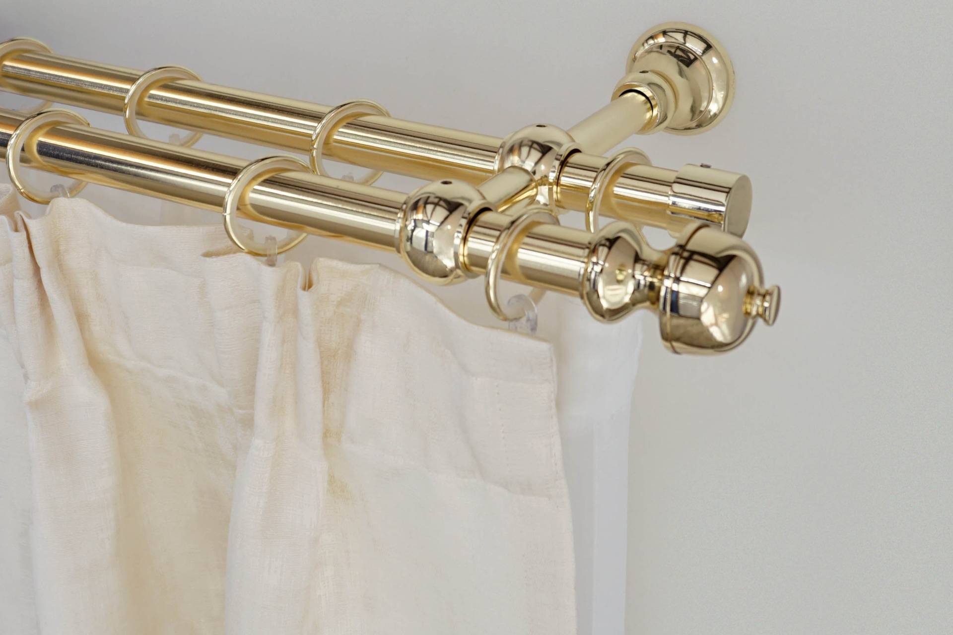GARESA Gardinenstange »ANDREA«, 2 läufig-läufig, Wunschmasslänge, Vorhanggarnitur, verlängerbar, Endknopf Profil klein, mit Ringen GARESA Gardinenstange »ANDREA«, 2 läufig-läufig, Wunschmasslänge, Vorhanggarnitur, verlängerbar, Endknopf Profil klein, mit Ringen von GARESA