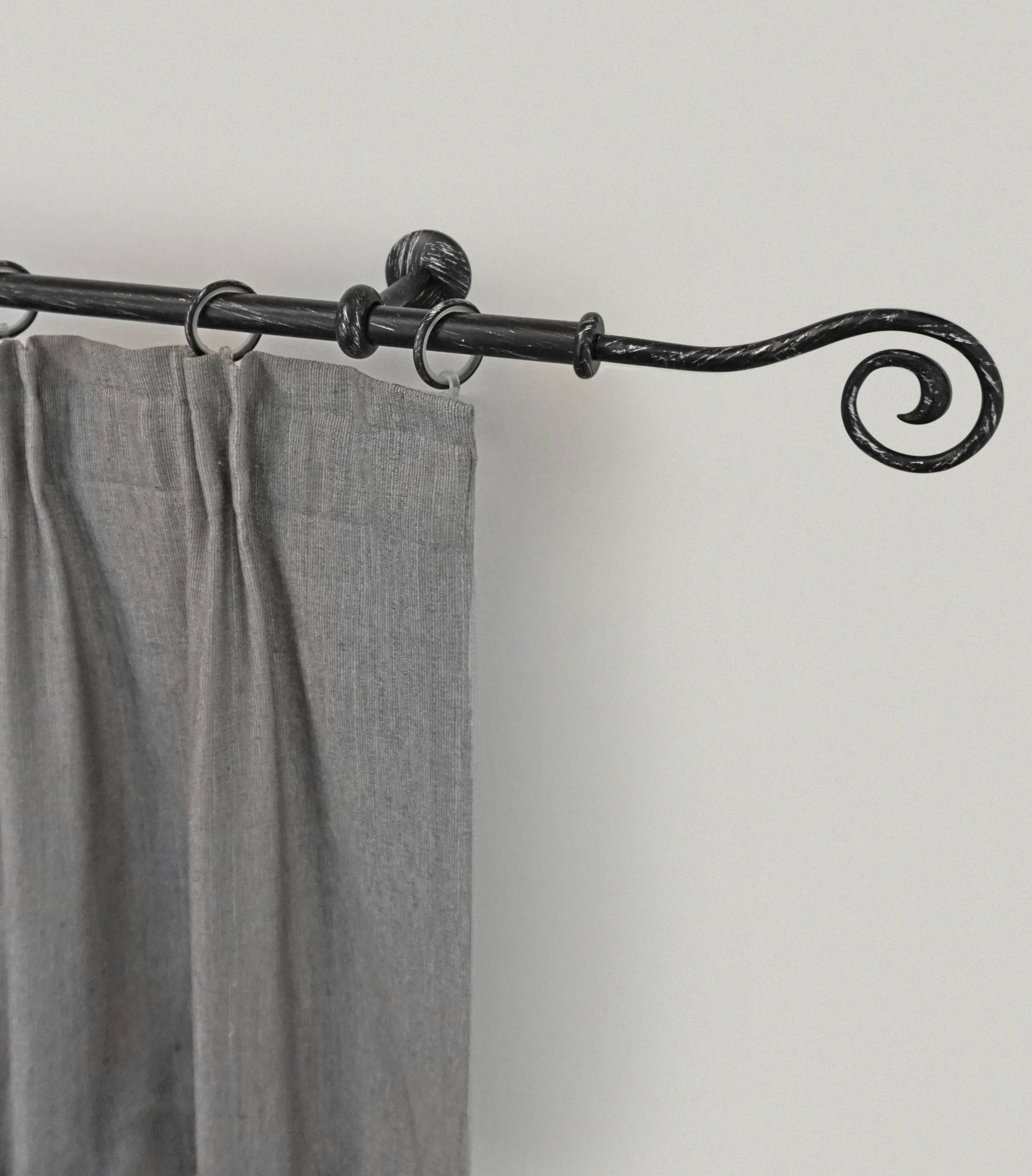 GARESA Gardinenstange »ESPERANCA«, 1 läufig-läufig, Wunschmasslänge, rustikale Vorhanggarnitur, verlängerbar, Eisen, Endk. Spirale GARESA Gardinenstange »ESPERANCA«, 1 läufig-läufig, Wunschmasslänge, rustikale Vorhanggarnitur, verlängerbar, Eisen, Endk. Spirale von GARESA