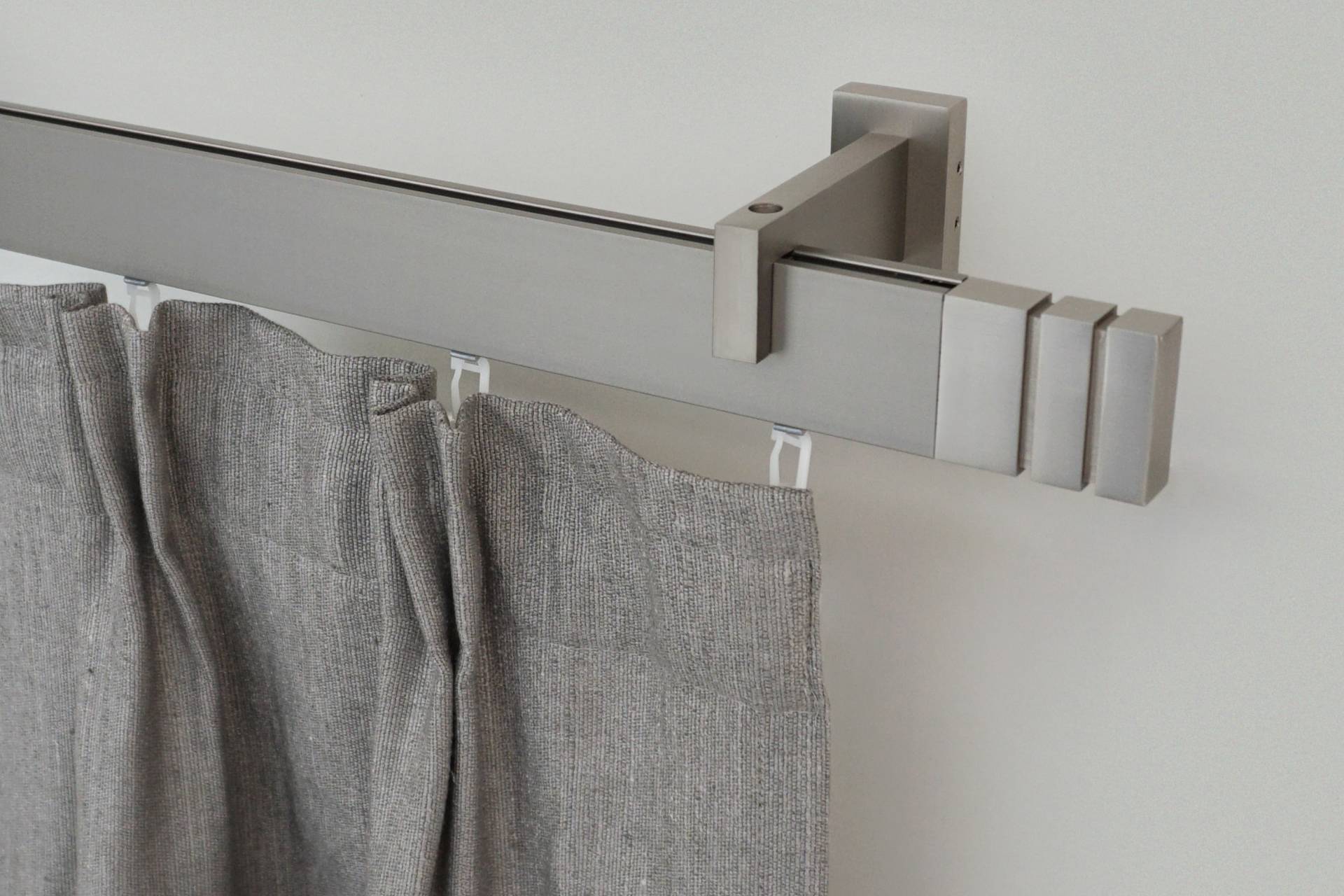 GARESA Gardinenstange »FLAT«, 1 läufig-läufig, Wunschmasslänge, Rechteckprofil, Wandmontage, perfekter Lauf, modern, verlängerbar GARESA Gardinenstange »FLAT«, 1 läufig-läufig, Wunschmasslänge, Rechteckprofil, Wandmontage, perfekter Lauf, modern, verlängerbar von GARESA