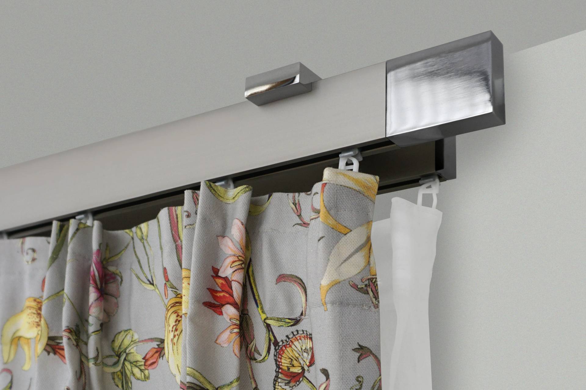 GARESA Gardinenstange »FLAT«, 2 läufig-läufig, Wunschmasslänge, Rechteckprofil, Deckenmontage, perfekter Lauf, modern, verlängerbar GARESA Gardinenstange »FLAT«, 2 läufig-läufig, Wunschmasslänge, Rechteckprofil, Deckenmontage, perfekter Lauf, modern, verlängerbar von GARESA