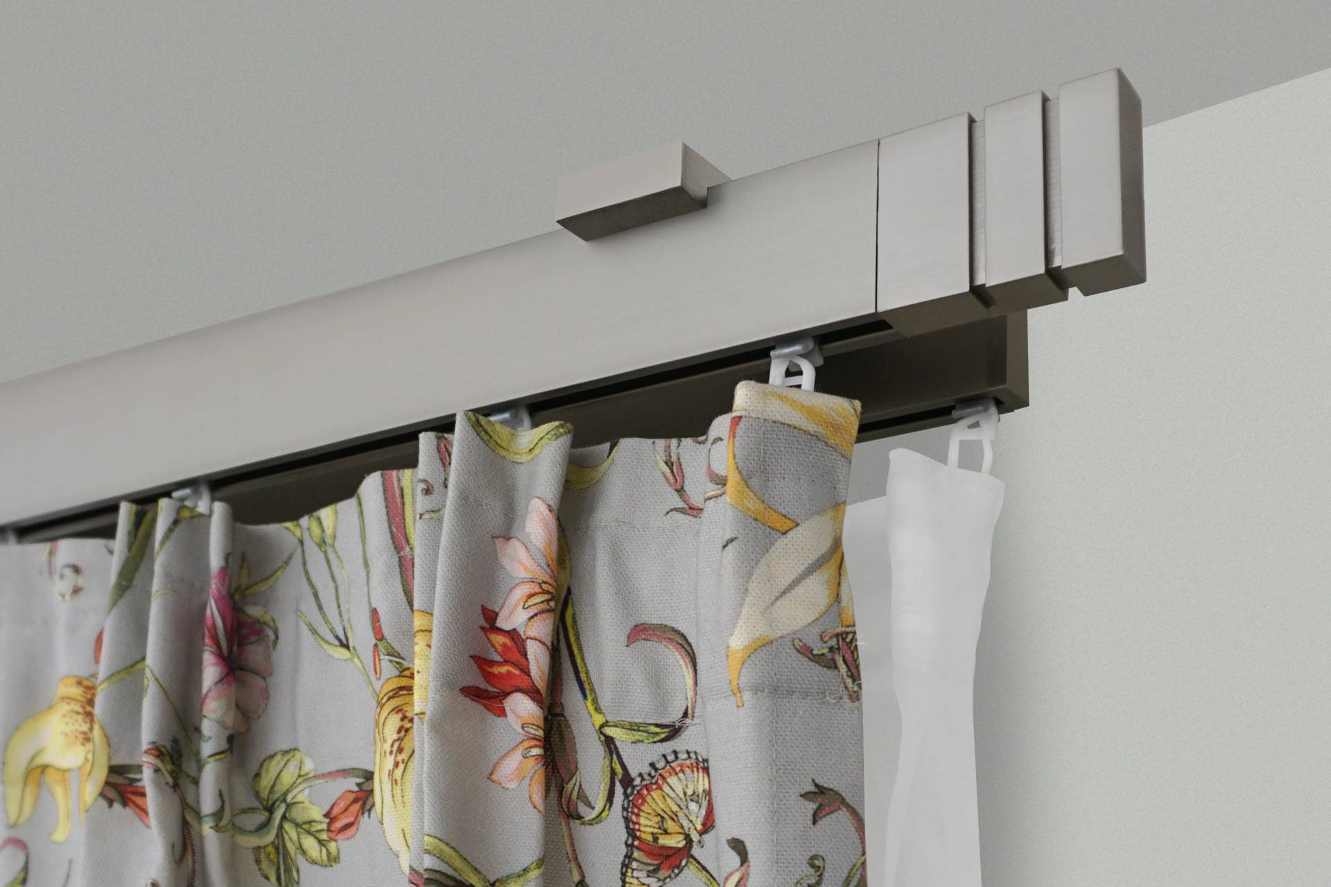 GARESA Gardinenstange »FLAT«, 2 läufig-läufig, Wunschmasslänge, Rechteckprofil, Deckenmontage, perfekter Lauf, modern, verlängerbar GARESA Gardinenstange »FLAT«, 2 läufig-läufig, Wunschmasslänge, Rechteckprofil, Deckenmontage, perfekter Lauf, modern, verlängerbar von GARESA