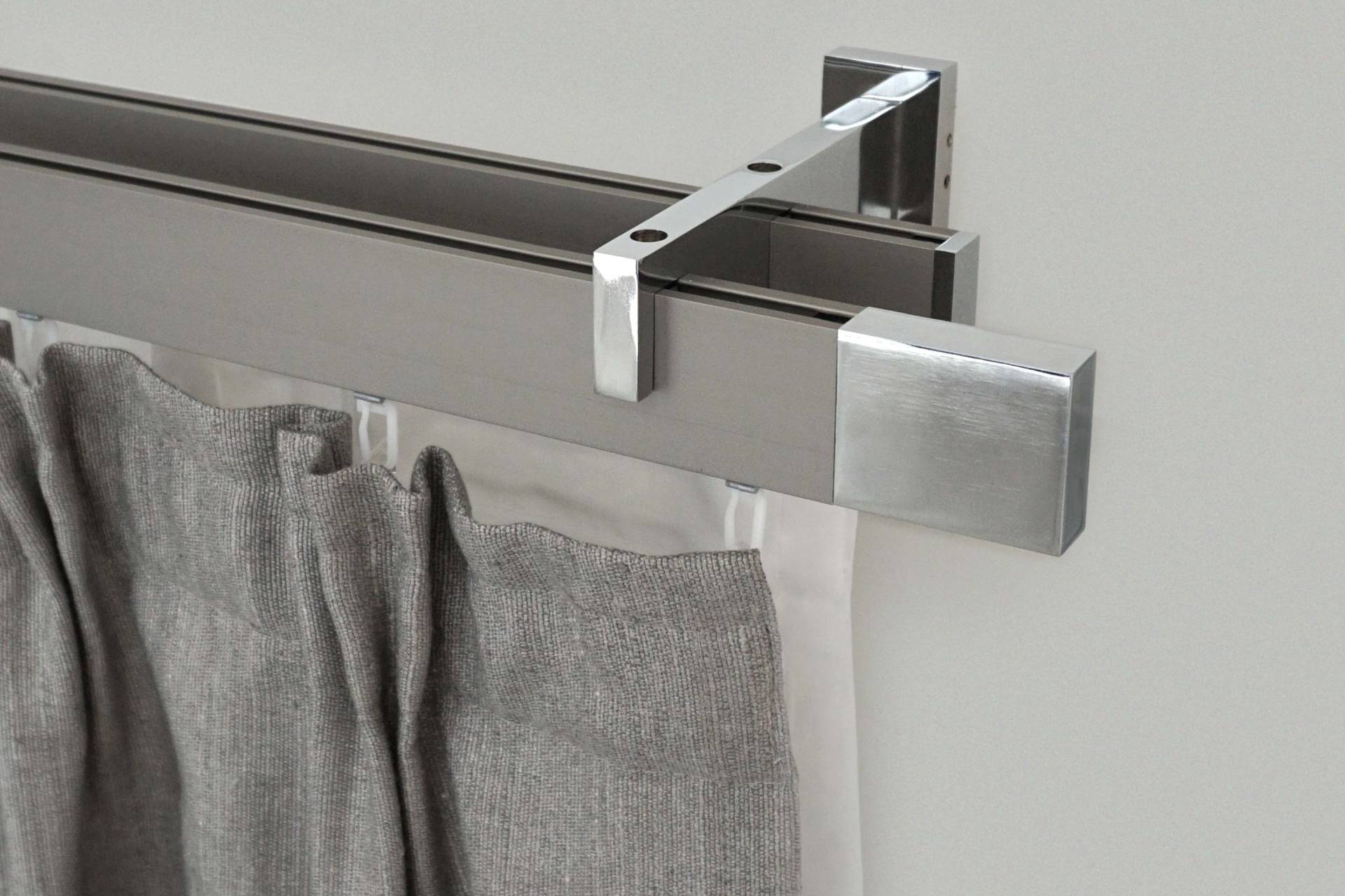 GARESA Gardinenstange »FLAT«, 2 läufig-läufig, Wunschmasslänge, Rechteckprofil, Wandmontage, perfekter Lauf, modern, verlängerbar GARESA Gardinenstange »FLAT«, 2 läufig-läufig, Wunschmasslänge, Rechteckprofil, Wandmontage, perfekter Lauf, modern, verlängerbar von GARESA