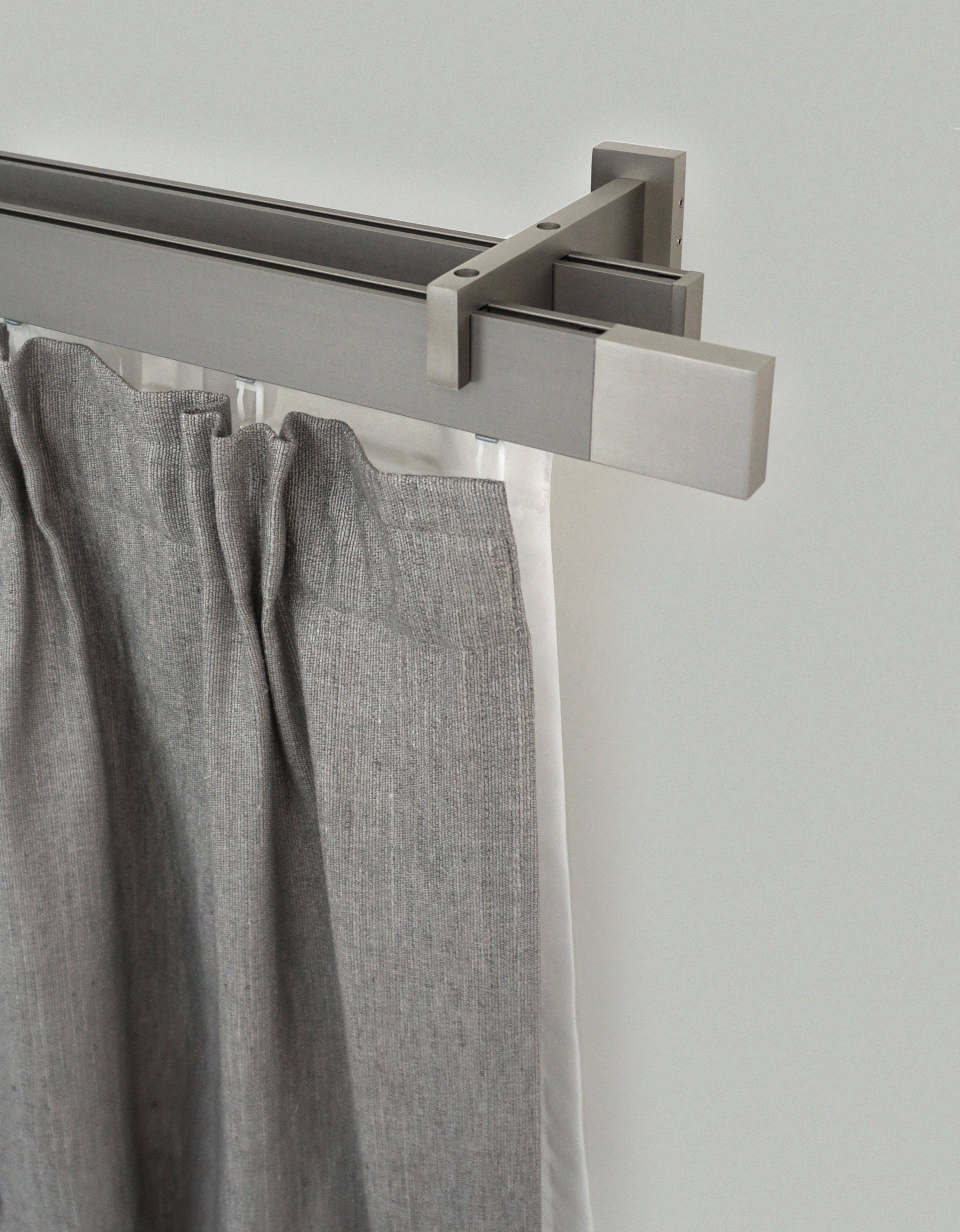 GARESA Gardinenstange »FLAT«, 2 läufig-läufig, Wunschmasslänge, Rechteckprofil, Wandmontage, perfekter Lauf, modern, verlängerbar GARESA Gardinenstange »FLAT«, 2 läufig-läufig, Wunschmasslänge, Rechteckprofil, Wandmontage, perfekter Lauf, modern, verlängerbar von GARESA