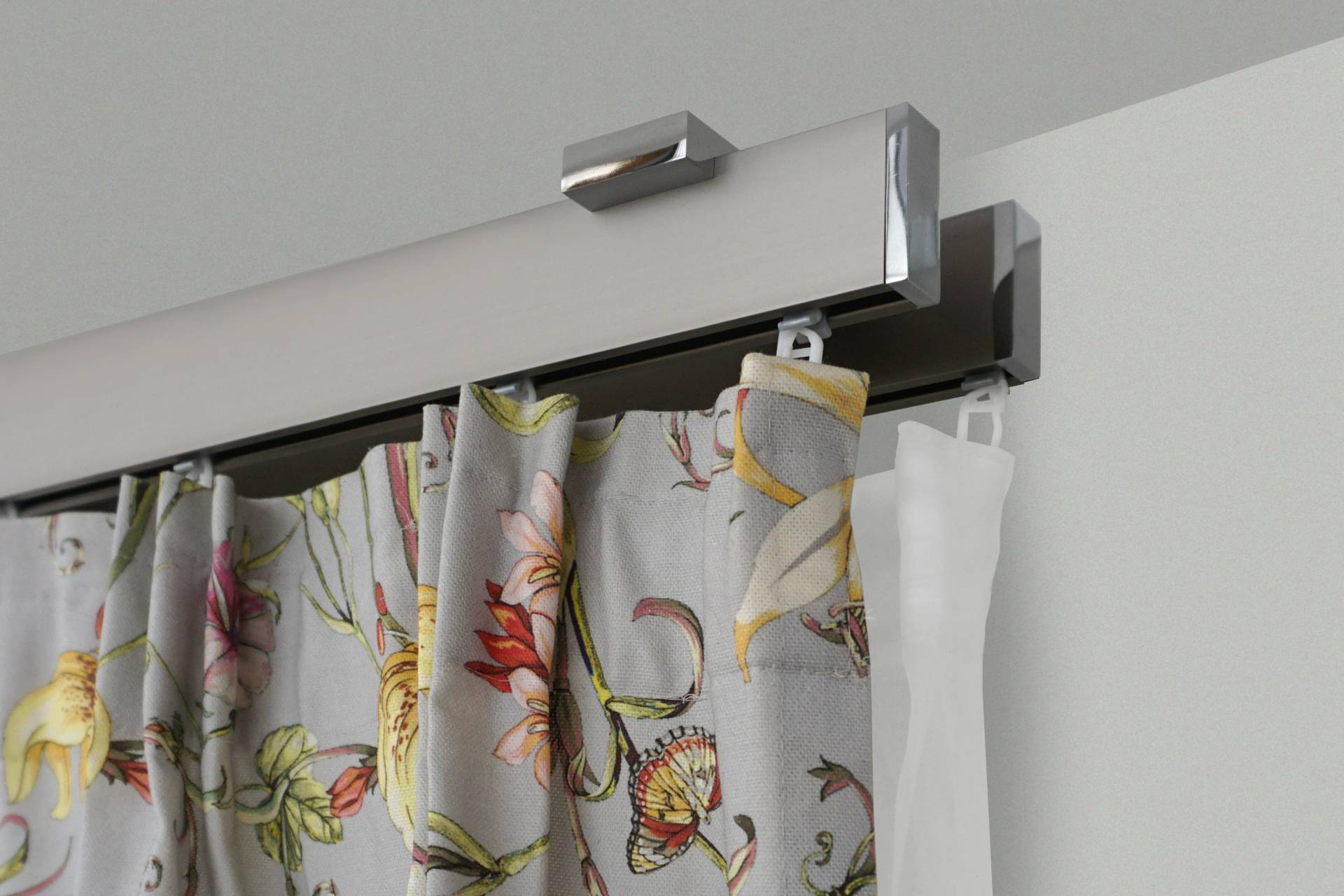 GARESA Gardinenstange »FLAT«, 2 läufig-läufig, Wunschmasslänge, Rechteckprofil, perfekter Lauf, modern, verlängerbar, mit Endkappe GARESA Gardinenstange »FLAT«, 2 läufig-läufig, Wunschmasslänge, Rechteckprofil, perfekter Lauf, modern, verlängerbar, mit Endkappe von GARESA