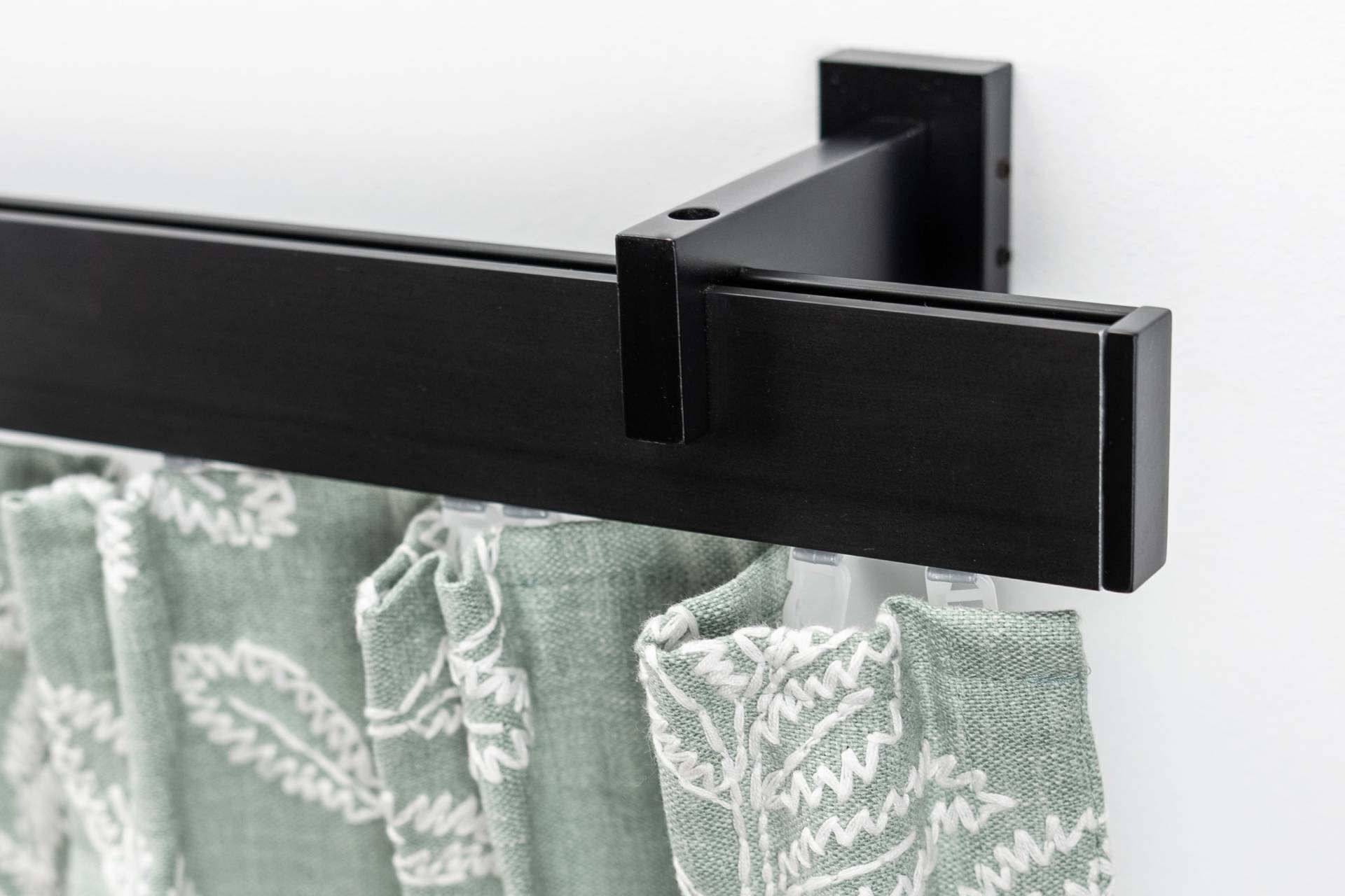GARESA Innenlaufschiene »FLAT«, 1 läufig-läufig, Wunschmasslänge, Rechteckprofil, Wandmontage, perfekter Lauf, modern, verlängerbar GARESA Innenlaufschiene »FLAT«, 1 läufig-läufig, Wunschmasslänge, Rechteckprofil, Wandmontage, perfekter Lauf, modern, verlängerbar von GARESA