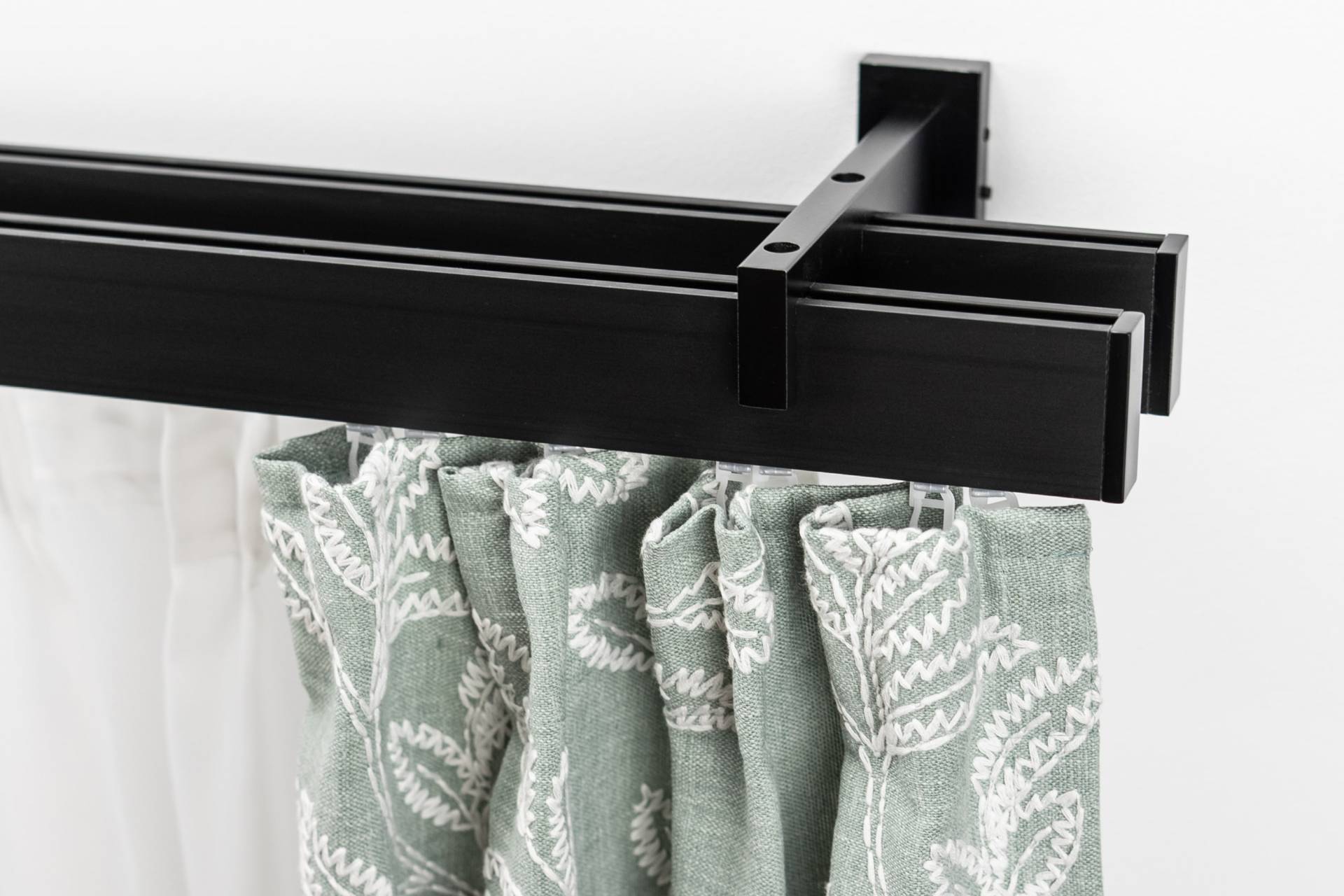 GARESA Innenlaufschiene »FLAT«, 2 läufig-läufig, Wunschmasslänge, Rechteckprofil, Wandmontage, perfekter Lauf, modern, verlängerbar GARESA Innenlaufschiene »FLAT«, 2 läufig-läufig, Wunschmasslänge, Rechteckprofil, Wandmontage, perfekter Lauf, modern, verlängerbar von GARESA