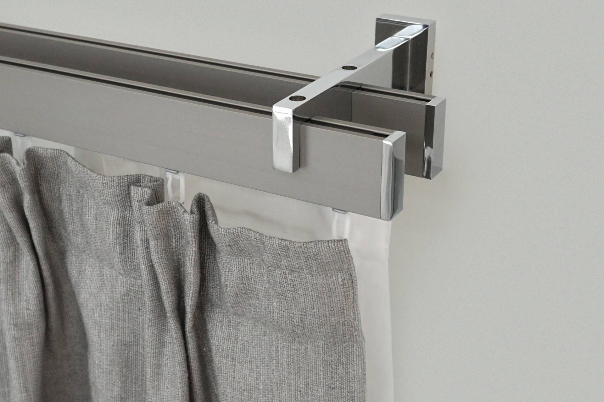GARESA Innenlaufschiene »FLAT«, 2 läufig-läufig, Wunschmasslänge, Rechteckprofil, Wandmontage, perfekter Lauf, modern, verlängerbar GARESA Innenlaufschiene »FLAT«, 2 läufig-läufig, Wunschmasslänge, Rechteckprofil, Wandmontage, perfekter Lauf, modern, verlängerbar von GARESA
