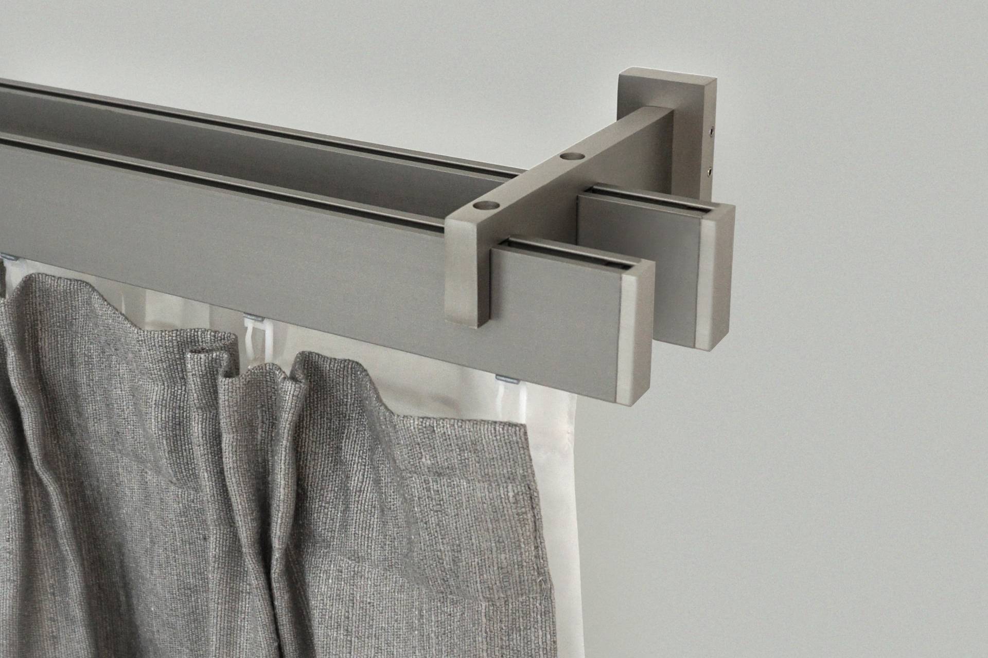 GARESA Innenlaufschiene »FLAT«, 2 läufig-läufig, Wunschmasslänge, Rechteckprofil, Wandmontage, perfekter Lauf, modern, verlängerbar GARESA Innenlaufschiene »FLAT«, 2 läufig-läufig, Wunschmasslänge, Rechteckprofil, Wandmontage, perfekter Lauf, modern, verlängerbar von GARESA