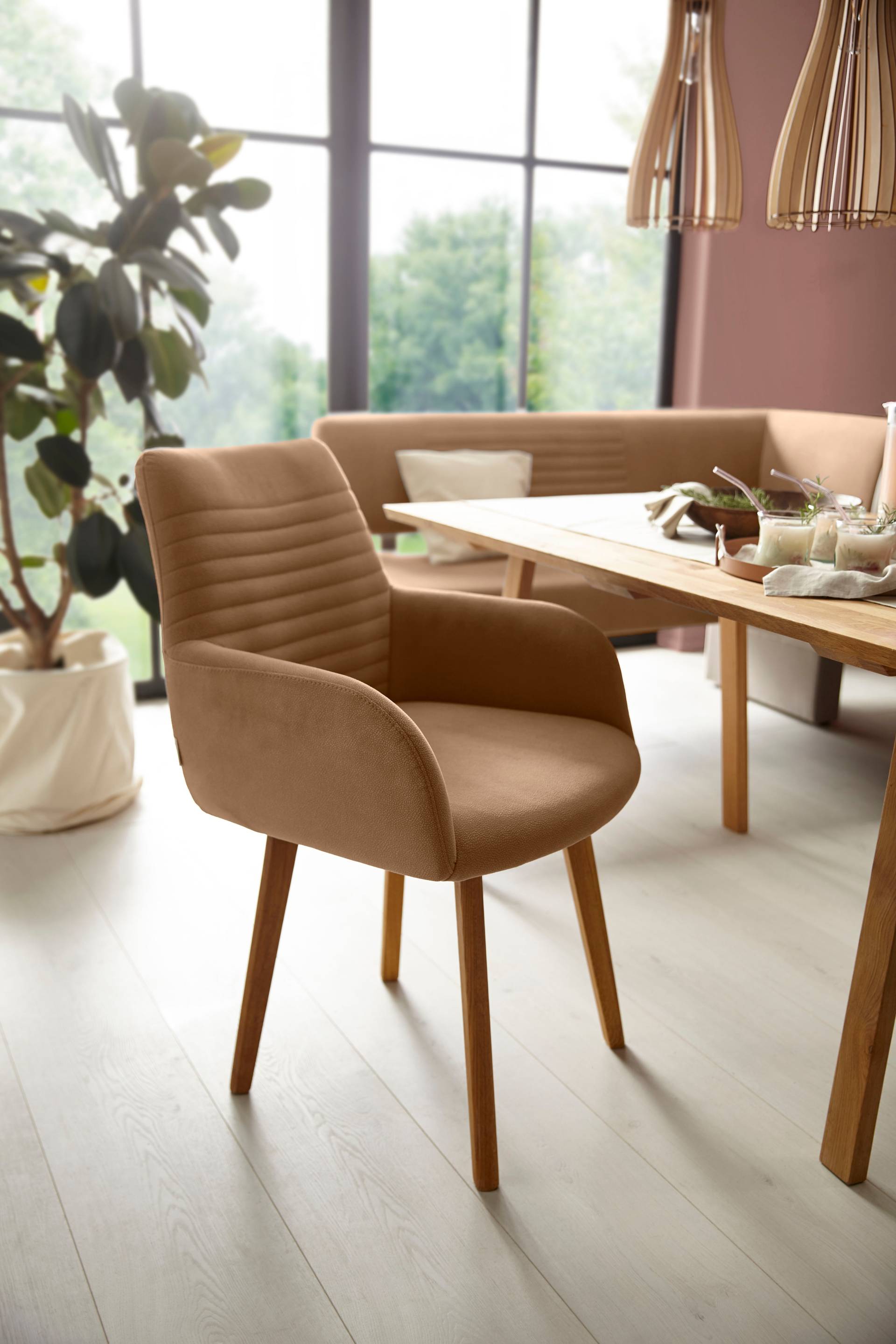 GOODproduct Armlehnstuhl »Alessja«, (Set), 2 St., Microfaser, Bezug aus Microfaser, Gestell aus Eiche Massivholz GOODproduct Armlehnstuhl »Alessja«, (Set), 2 St., Microfaser, Bezug aus Microfaser, Gestell aus Eiche Massivholz von GOODproduct