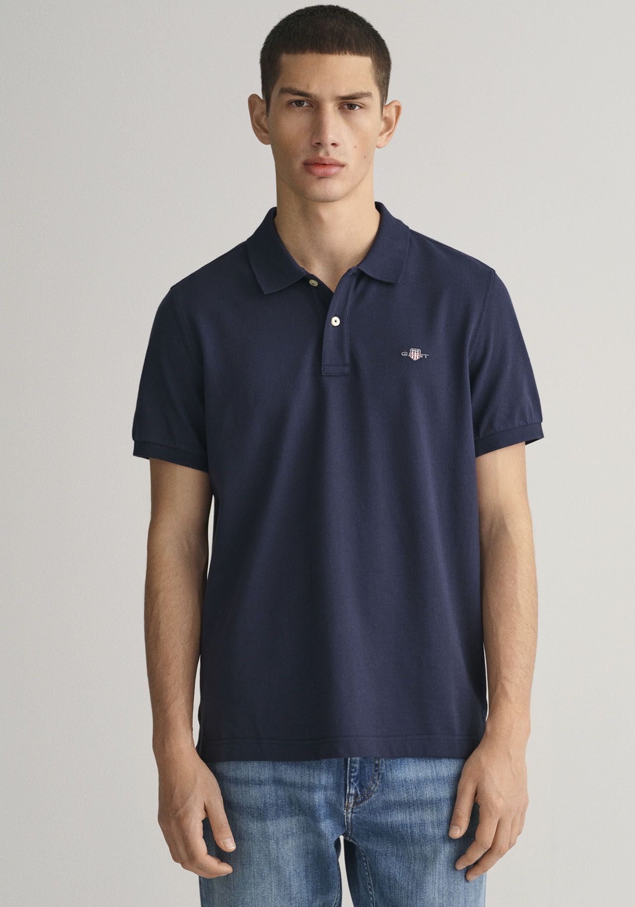 Gant Poloshirt »REG SHIELD SS PIQUE POLO«, mit Logo und Flachstrickkragen 100% Baumwolle Pique Gant Poloshirt »REG SHIELD SS PIQUE POLO«, mit Logo und Flachstrickkragen 100% Baumwolle Pique von Gant
