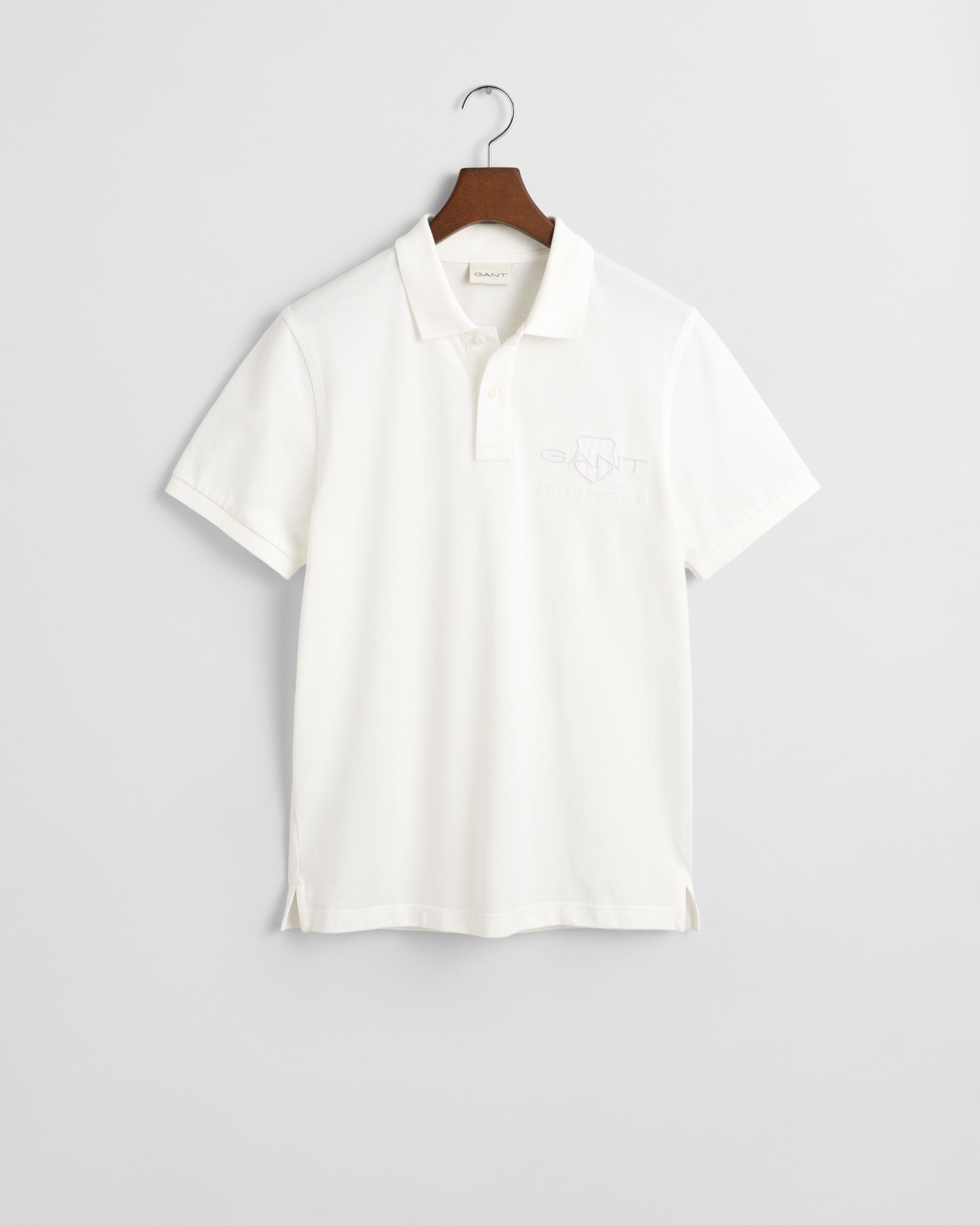 Gant Poloshirt »REG TONAL SHIELD SS RUGGER«, Ton in Ton Stickerei auf der Brust Gant Poloshirt »REG TONAL SHIELD SS RUGGER«, Ton in Ton Stickerei auf der Brust von Gant