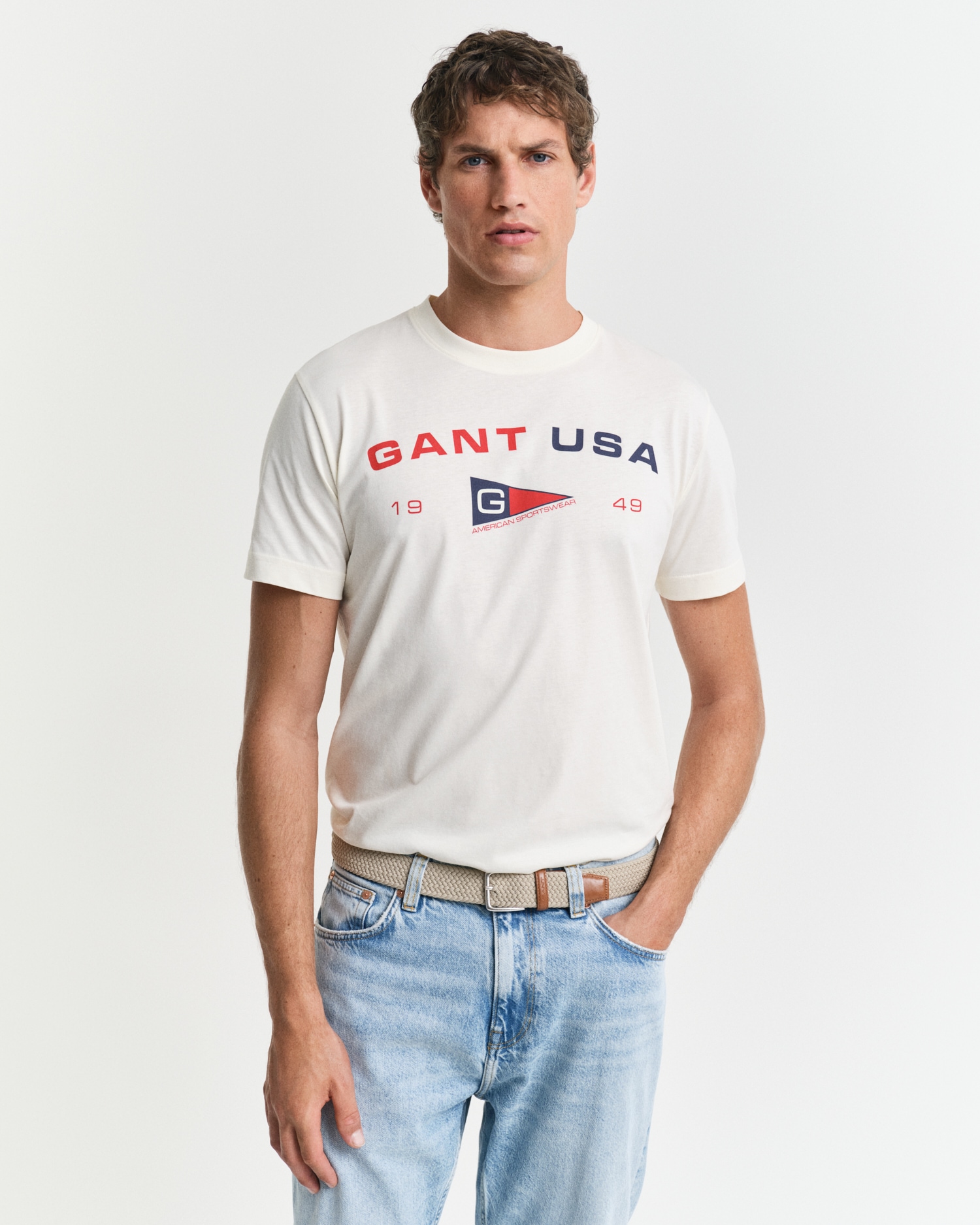 Gant Rundhalsshirt »GRAPHIC SS T-SHIRT«, mit einem einzigartigen saisonalen GANT-Grafikprint auf der Brust Gant Rundhalsshirt »GRAPHIC SS T-SHIRT«, mit einem einzigartigen saisonalen GANT-Grafikprint auf der Brust von Gant