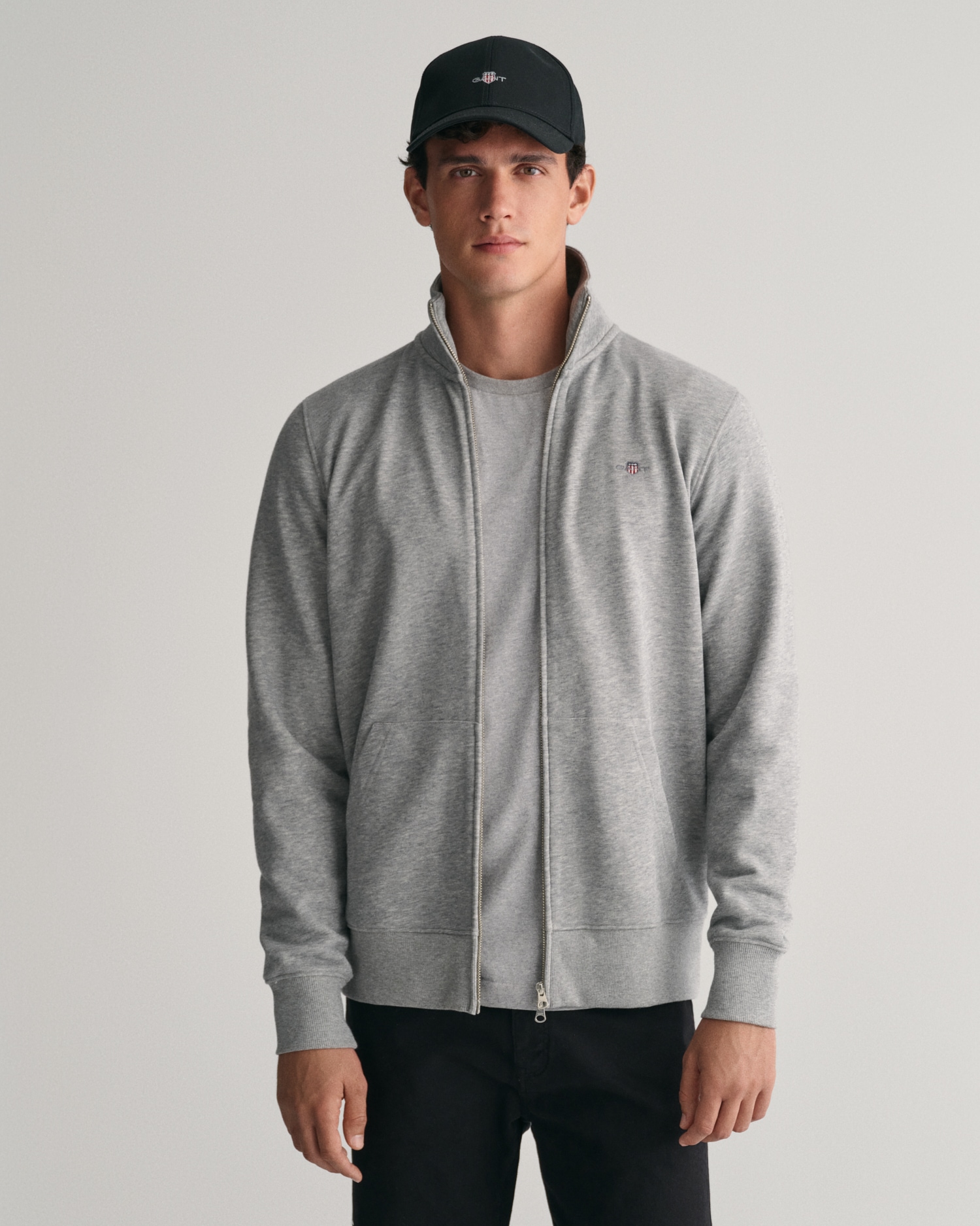 Gant Sweatjacke »REG SHIELD FULL ZIP SWEAT«, mit Logostickerei auf der Brust von Gant