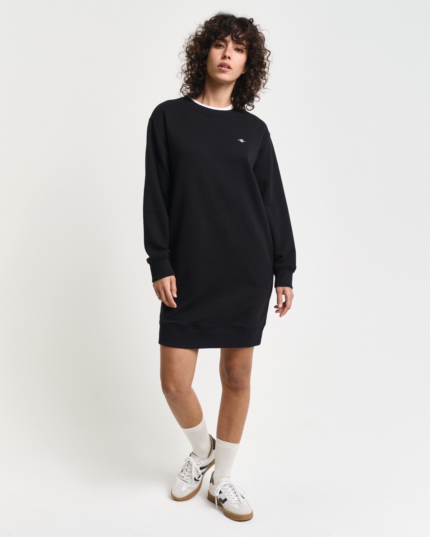 Gant Sweatkleid »SHIELD C-NECK SWEAT DRESS«, Shield Sweatkleid mit Rundhalsausschnitt Gant Sweatkleid »SHIELD C-NECK SWEAT DRESS«, Shield Sweatkleid mit Rundhalsausschnitt von Gant