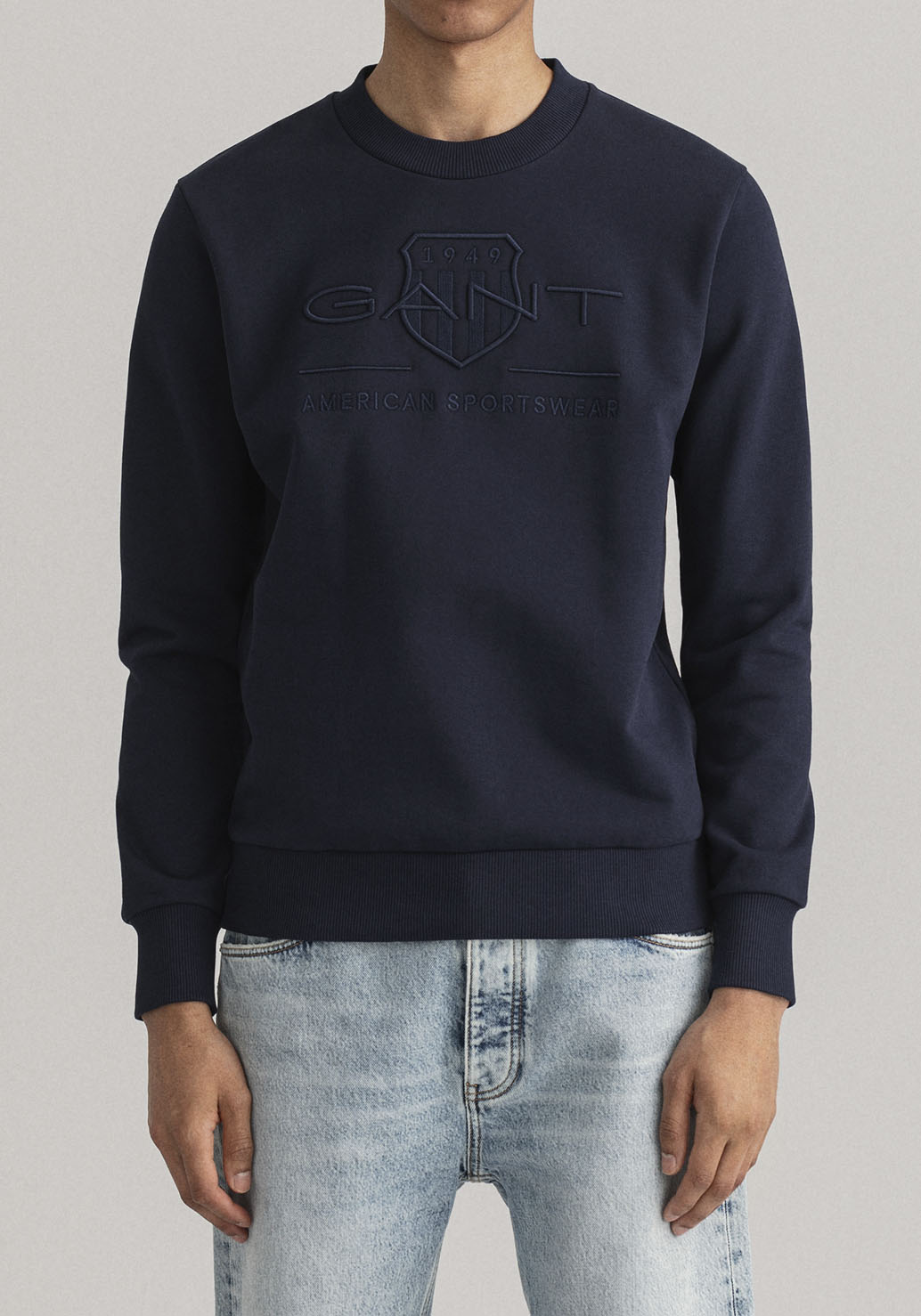 Gant Sweatshirt »D1. TONAL ARCHIVE SHIELD C-NECK«, mit Logostickerei auf der Brust von Gant
