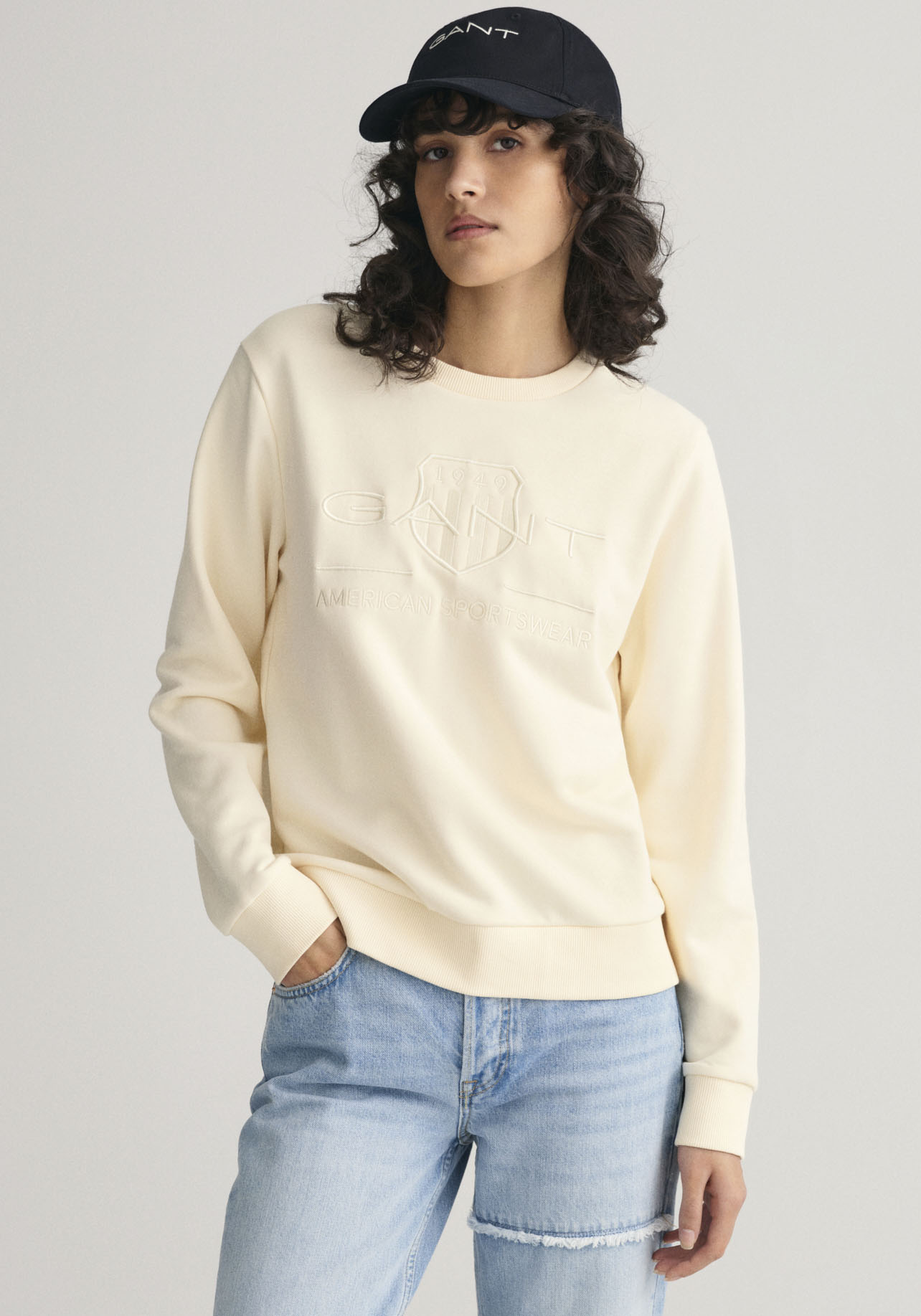 Gant Sweatshirt »REG TONAL SHIELD C-NECK SWEAT« von Gant