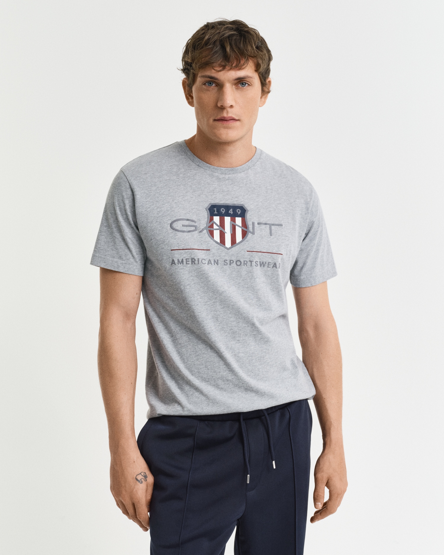 Gant T-Shirt »REG ARCHIVE SHIELD SS T-SHIRT«, mit Logodruck auf der Brust von Gant