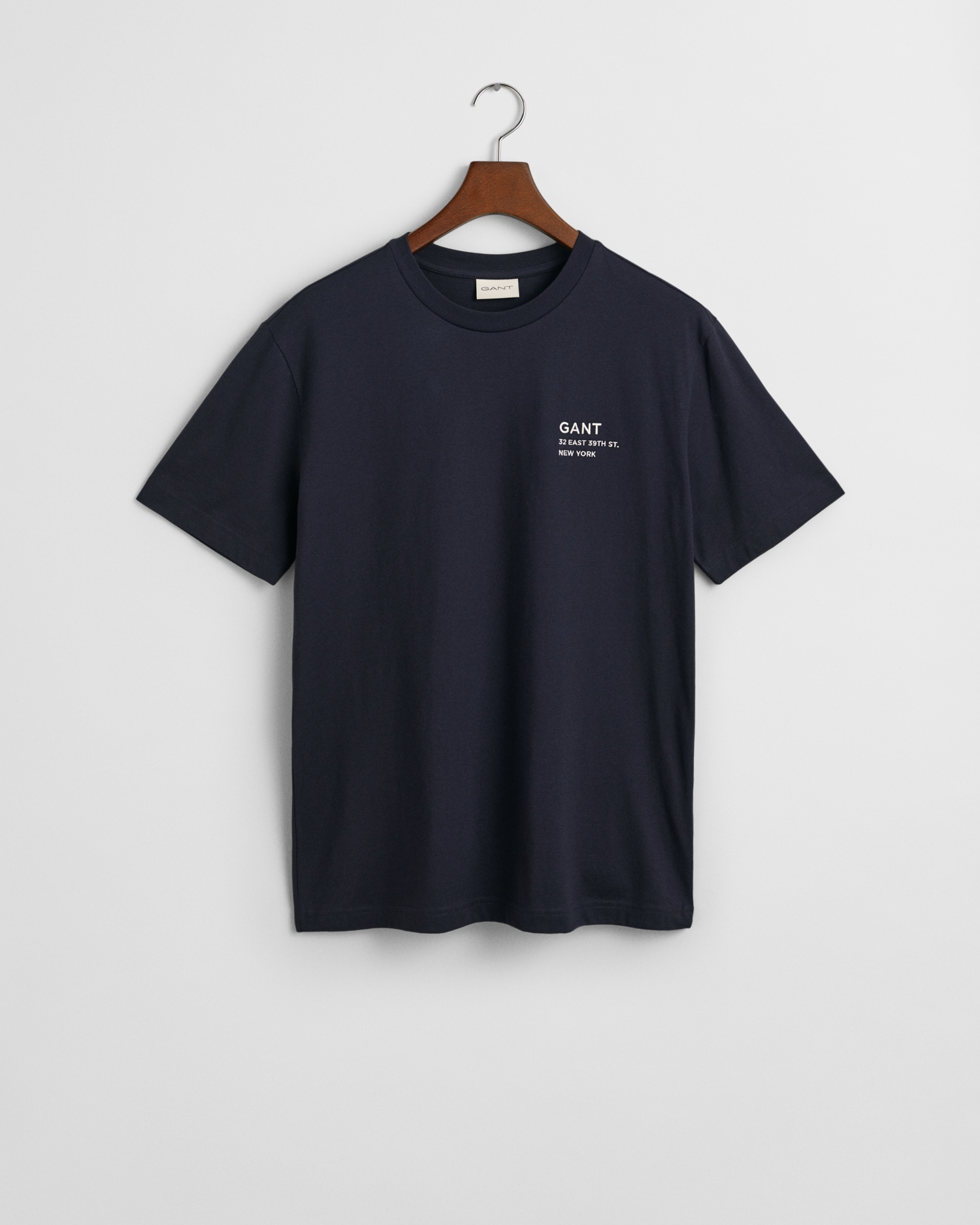 Gant T-Shirt »SMALL GRAPHIC SS T-SHIRT« Gant T-Shirt »SMALL GRAPHIC SS T-SHIRT« von Gant