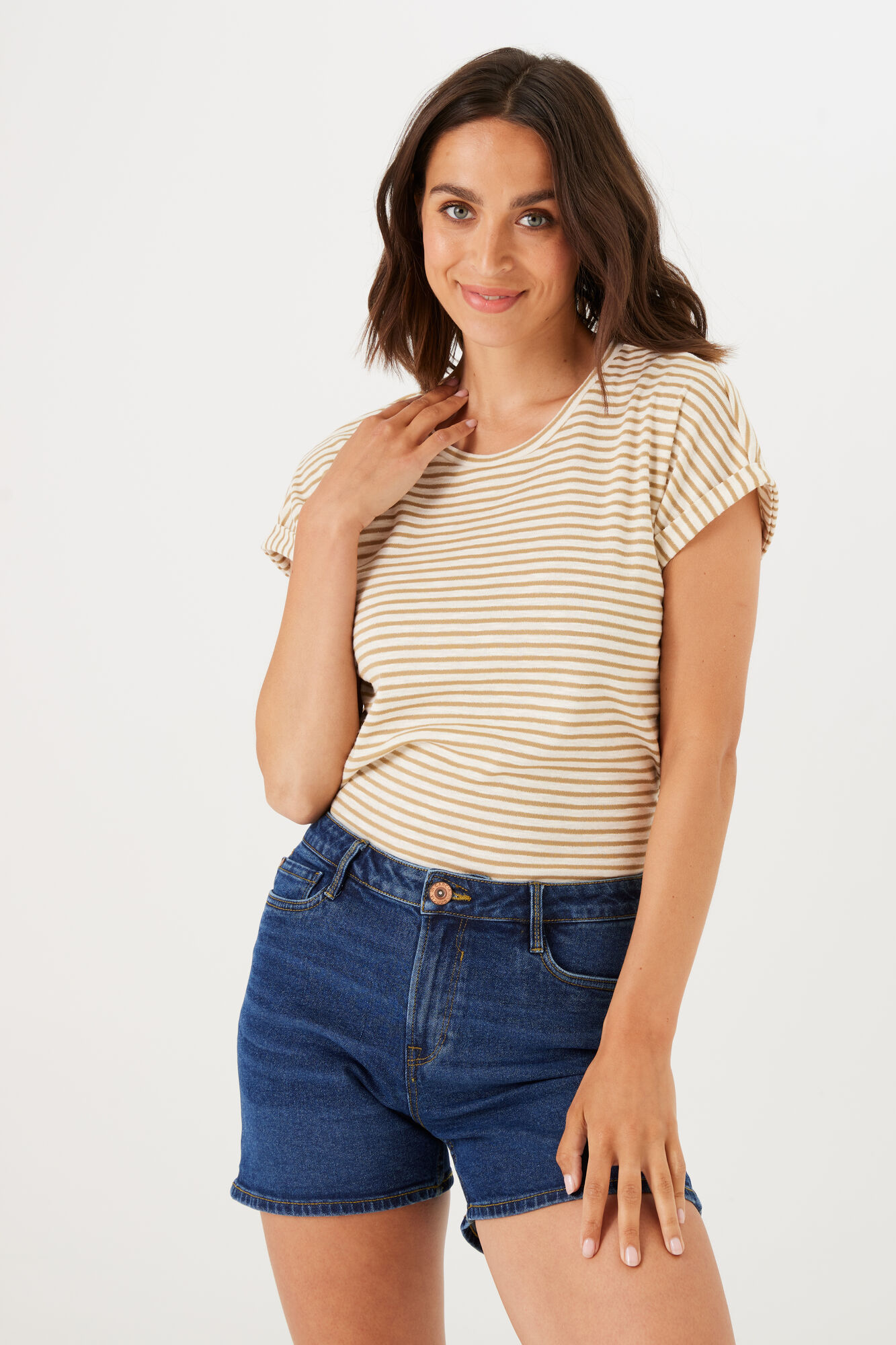 Garcia Bermudas »Celia-slim fit«, In leichtem Used-Look Garcia Bermudas »Celia-slim fit«, In leichtem Used-Look von Garcia