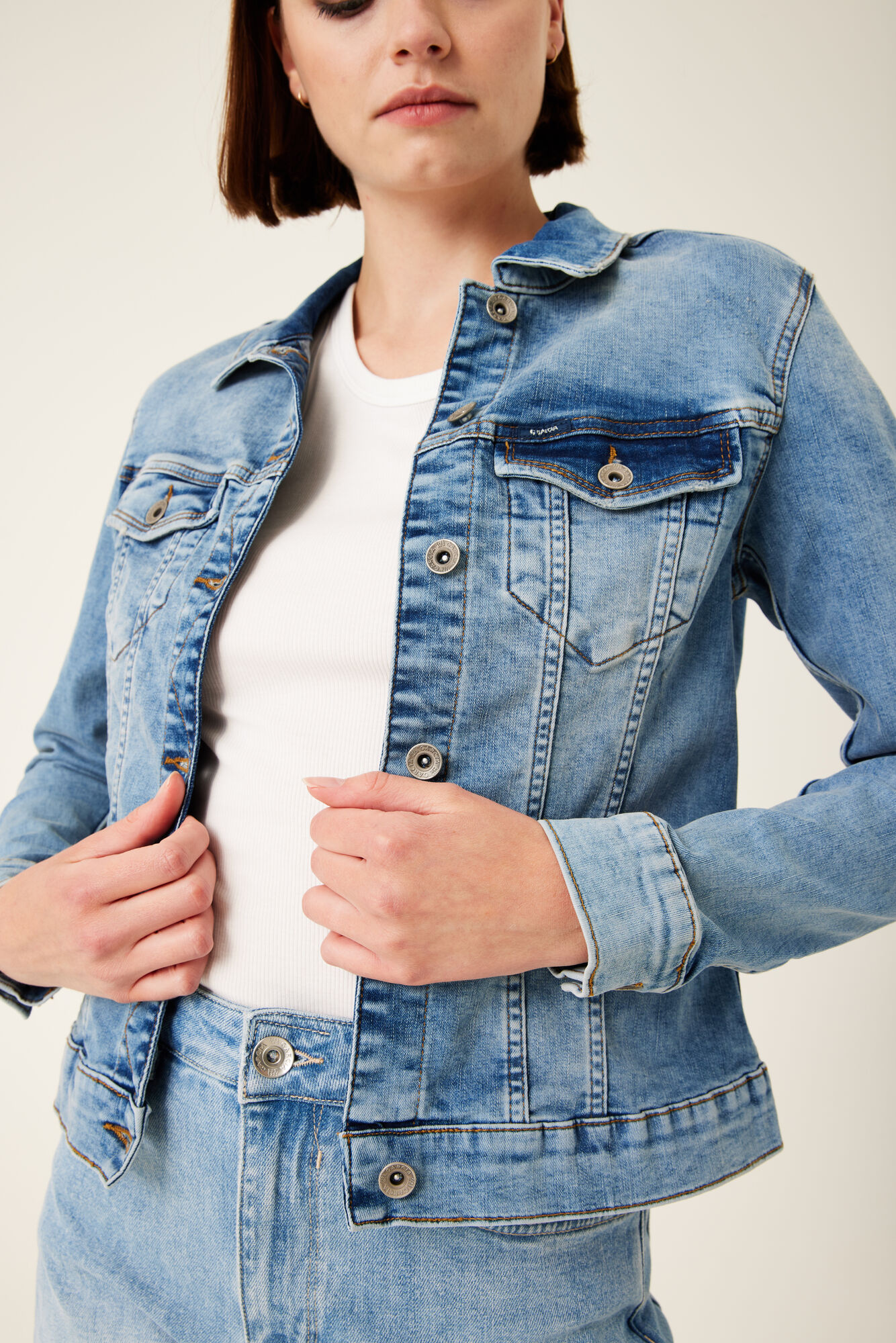 Garcia Jeansjacke »Sofia«, mit Stretch Garcia Jeansjacke »Sofia«, mit Stretch von Garcia