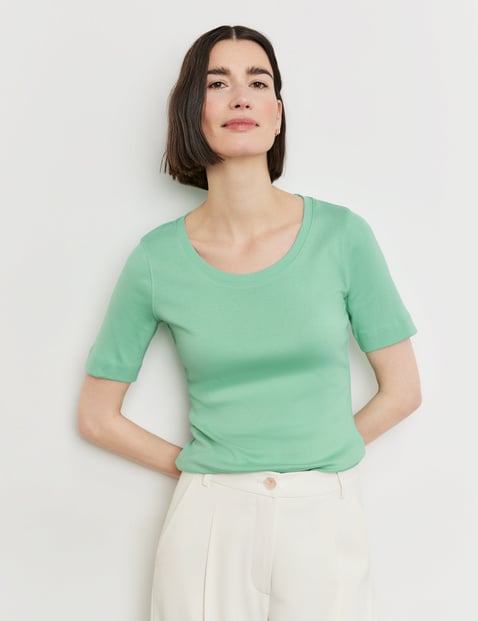 GERRY WEBER Damen Basic T-Shirt aus Baumwolle 64cm Kurzarm Rundhals Grün von Gerry Weber