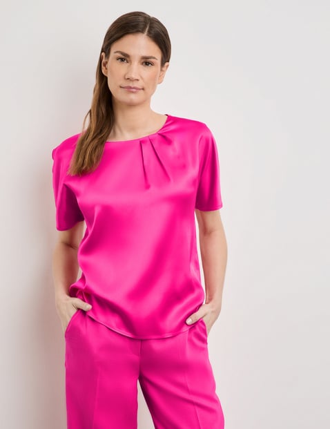 GERRY WEBER Damen Fließendes Blusenshirt mit Material-Patch 62cm Kurzarm Rundhals Baumwolle Pink von Gerry Weber