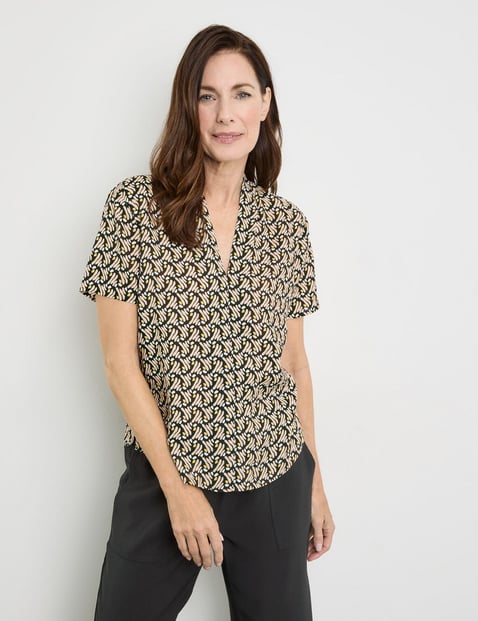 GERRY WEBER Damen Gemustertes Blusenshirt 62cm Kurzarm V-Ausschnitt Schwarz gemustert von Gerry Weber