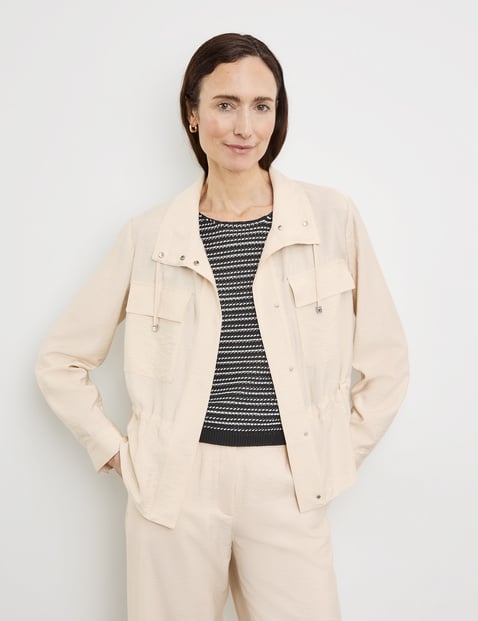 GERRY WEBER Damen Leichte Blazerjacke mit Tunnelband 60cm Langarm Stehkragen Viskose Druckknopfverschluss Beige von Gerry Weber