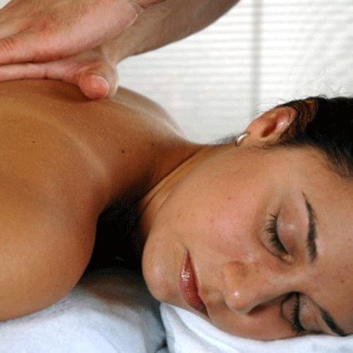 Ayurveda Ganzkörper Massage Für Frauen (für 1 Person) Unisex von Geschenkidee