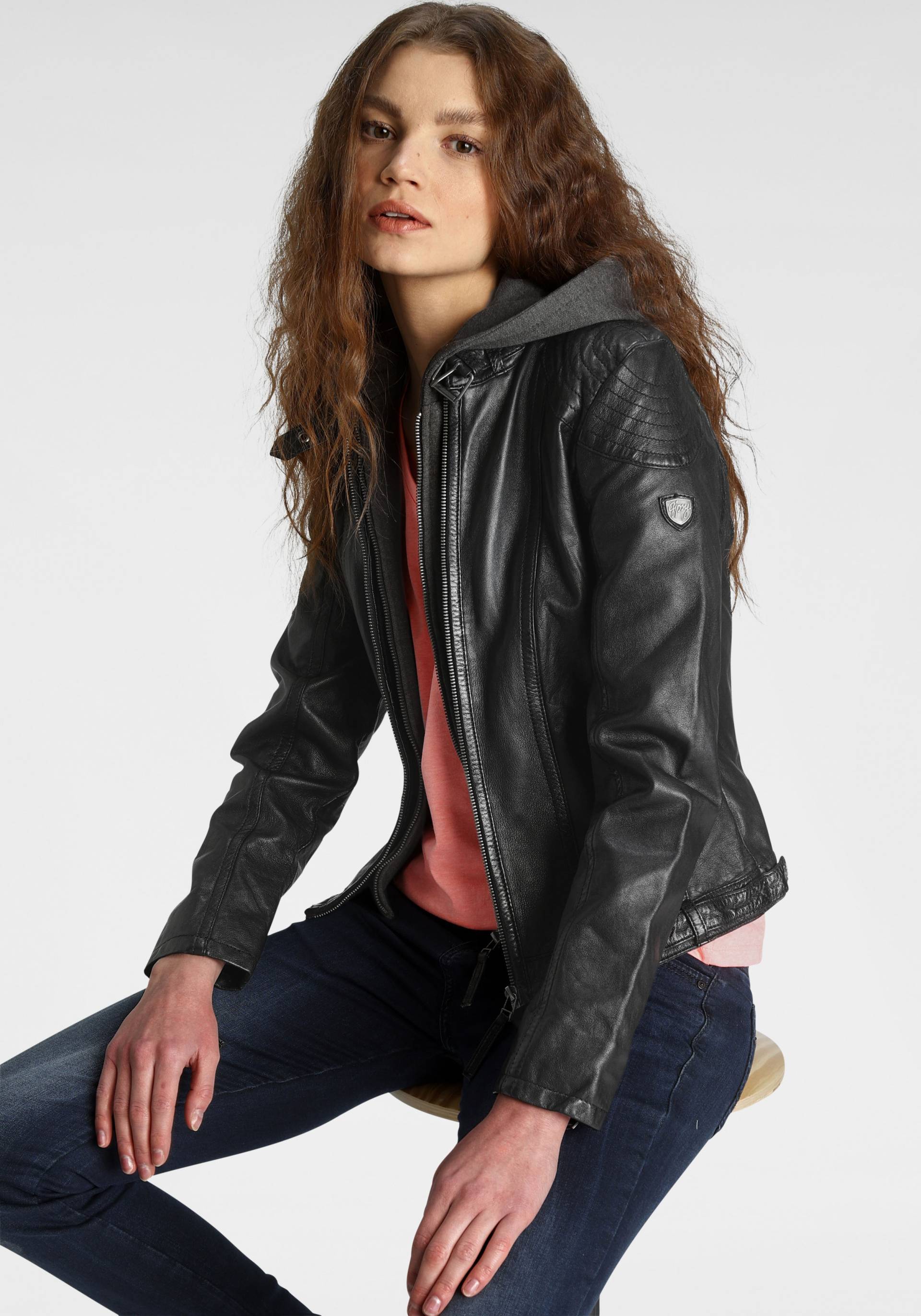 Mauritius Lederjacke »CASEY«, mit Kapuze, mit abnehmbarem Kapuzen-Sweateinsatz & aufwendigen Biker-Details Mauritius Lederjacke »CASEY«, mit Kapuze, mit abnehmbarem Kapuzen-Sweateinsatz & aufwendigen Biker-Details von Mauritius