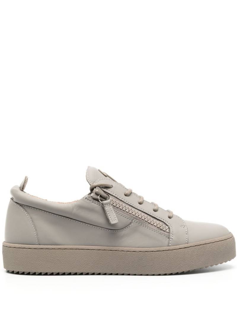 Giuseppe Zanotti Frankie low-top leather sneakers - Grey von Giuseppe Zanotti