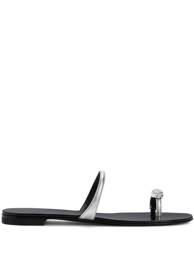 Giuseppe Zanotti crystal toe strap sandals - Silver von Giuseppe Zanotti