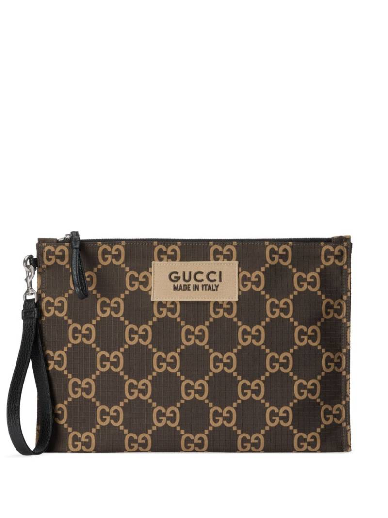 Gucci GG recycled polyester clutch - Brown von Gucci