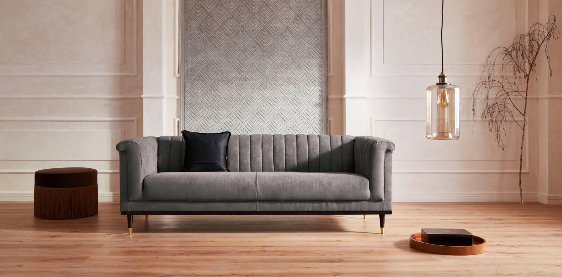 Guido Maria Kretschmer Home&Living 3-Sitzer »Chamby«, mit Holzrahmen unten und Steppung im Lehnenbereich Guido Maria Kretschmer Home&Living 3-Sitzer »Chamby«, mit Holzrahmen unten und Steppung im Lehnenbereich von Guido Maria Kretschmer Home&Living