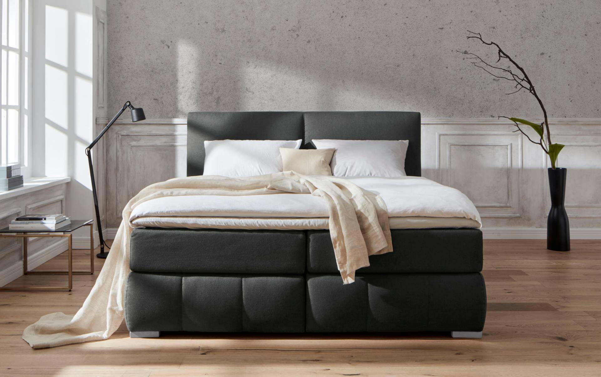 Guido Maria Kretschmer Home&Living Boxspringbett »Wehma«, inkl. Topper in 3 verschiedenen Matratzen, auch in Samtstoff Guido Maria Kretschmer Home&Living Boxspringbett »Wehma«, inkl. Topper in 3 verschiedenen Matratzen, auch in Samtstoff von Guido Maria Kretschmer Home&Living