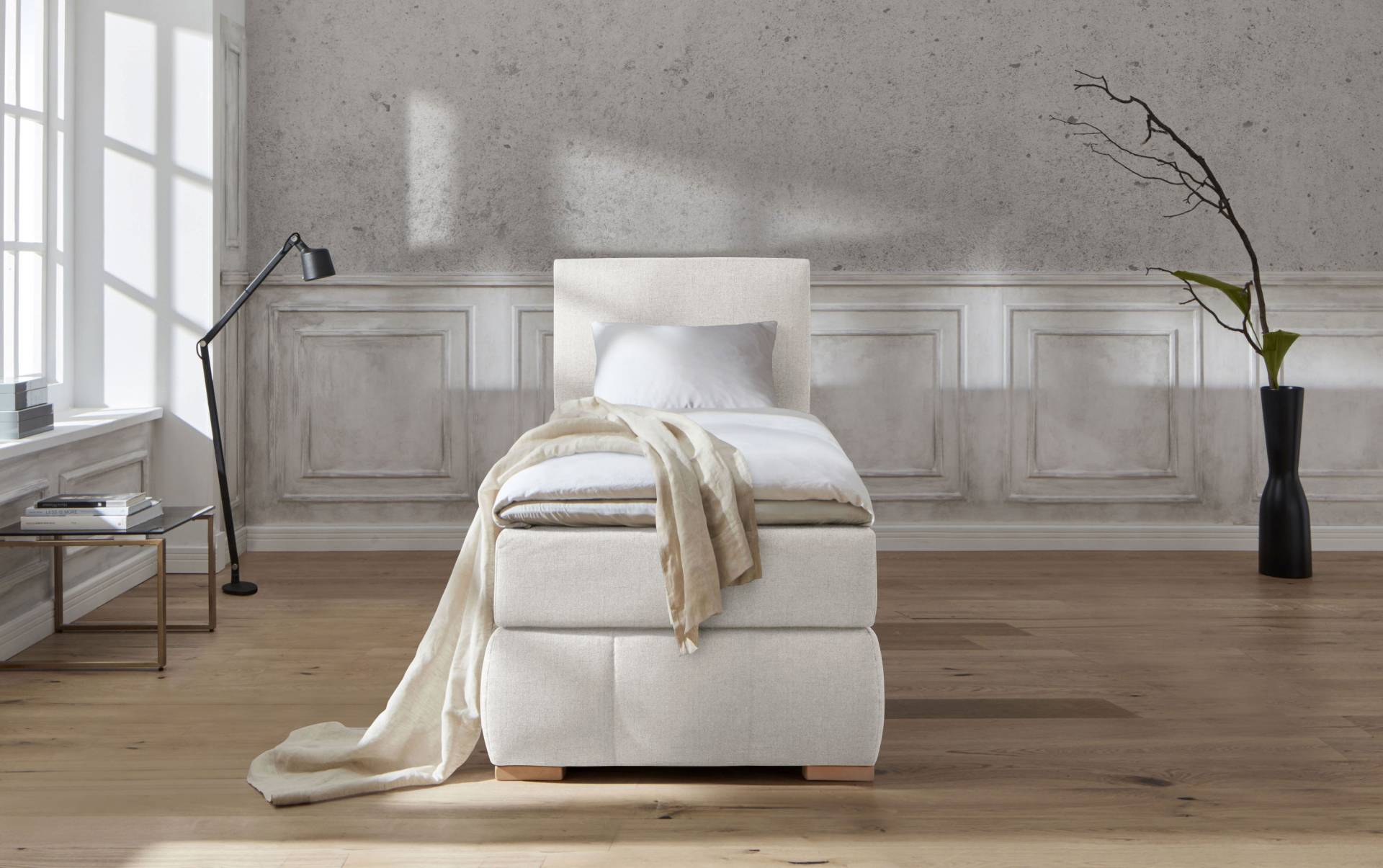 Guido Maria Kretschmer Home&Living Boxspringbett »Wehma«, inkl. Topper in 3 verschiedenen Matratzen, auch in Samtstoff Guido Maria Kretschmer Home&Living Boxspringbett »Wehma«, inkl. Topper in 3 verschiedenen Matratzen, auch in Samtstoff von Guido Maria Kretschmer Home&Living