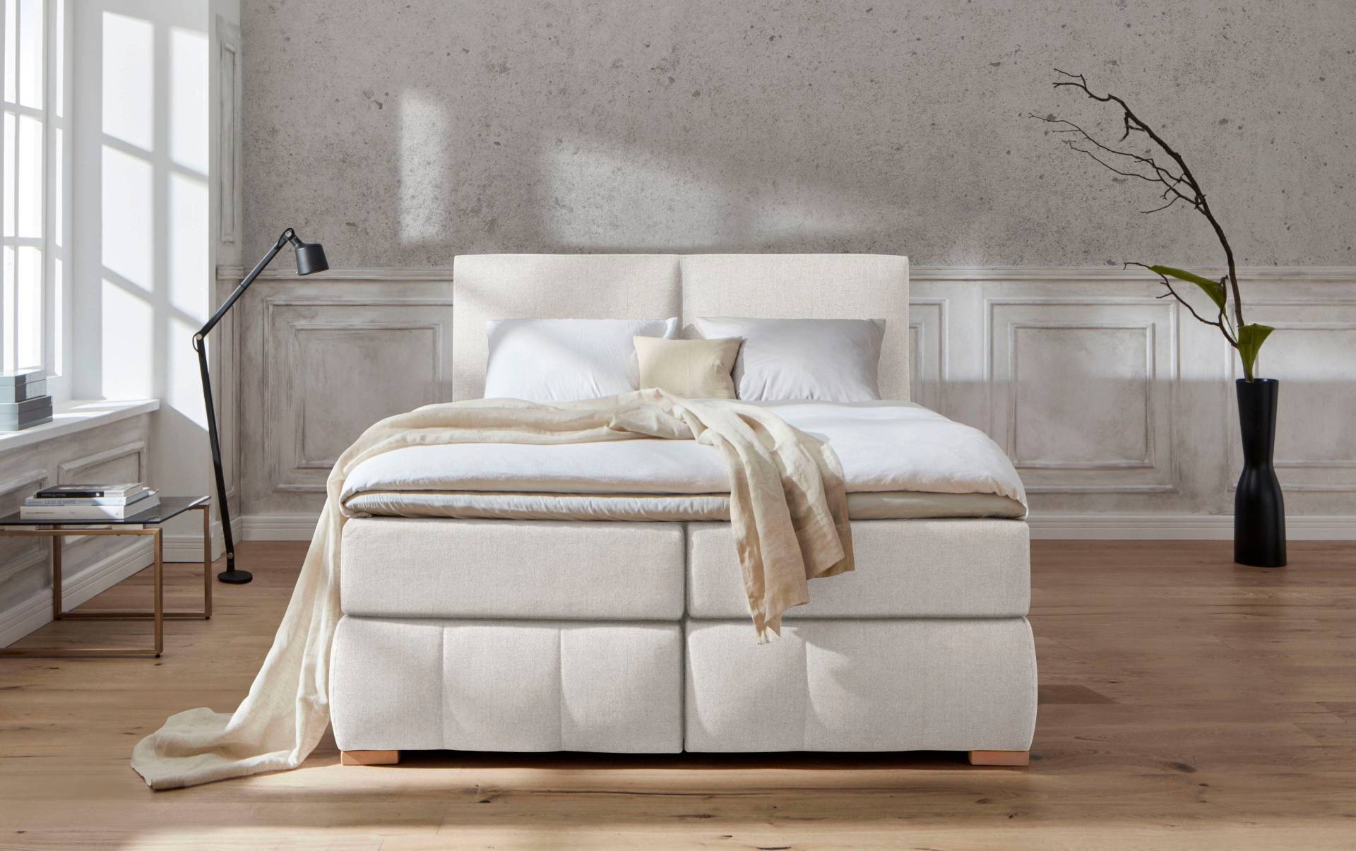 Guido Maria Kretschmer Home&Living Boxspringbett »Wehma«, inkl. Topper in 3 verschiedenen Matratzen, auch in Samtstoff Guido Maria Kretschmer Home&Living Boxspringbett »Wehma«, inkl. Topper in 3 verschiedenen Matratzen, auch in Samtstoff von Guido Maria Kretschmer Home&Living