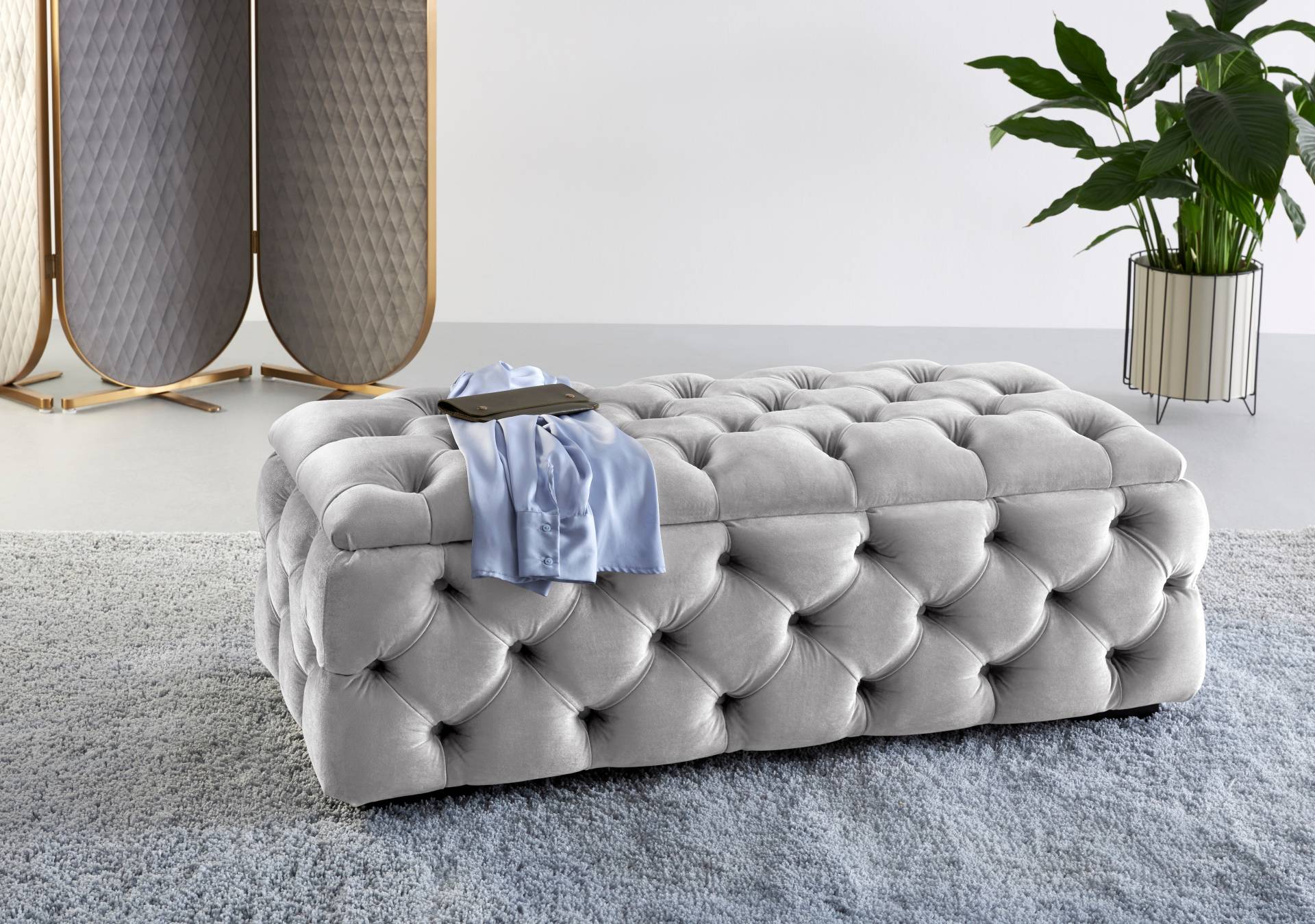 Guido Maria Kretschmer Home&Living Polsterhocker »KALINA, hochwertige Knopfheftung, B/T/H: 120/55/45 cm«, mit Staufach und innenliegenden Laschen zur besseren Aufbewahrung Guido Maria Kretschmer Home&Living Polsterhocker »KALINA, hochwertige Knopfheftung, B/T/H: 120/55/45 cm«, mit Staufach und innenliegenden Laschen zur besseren Aufbewahrung von Guido Maria Kretschmer Home&Living