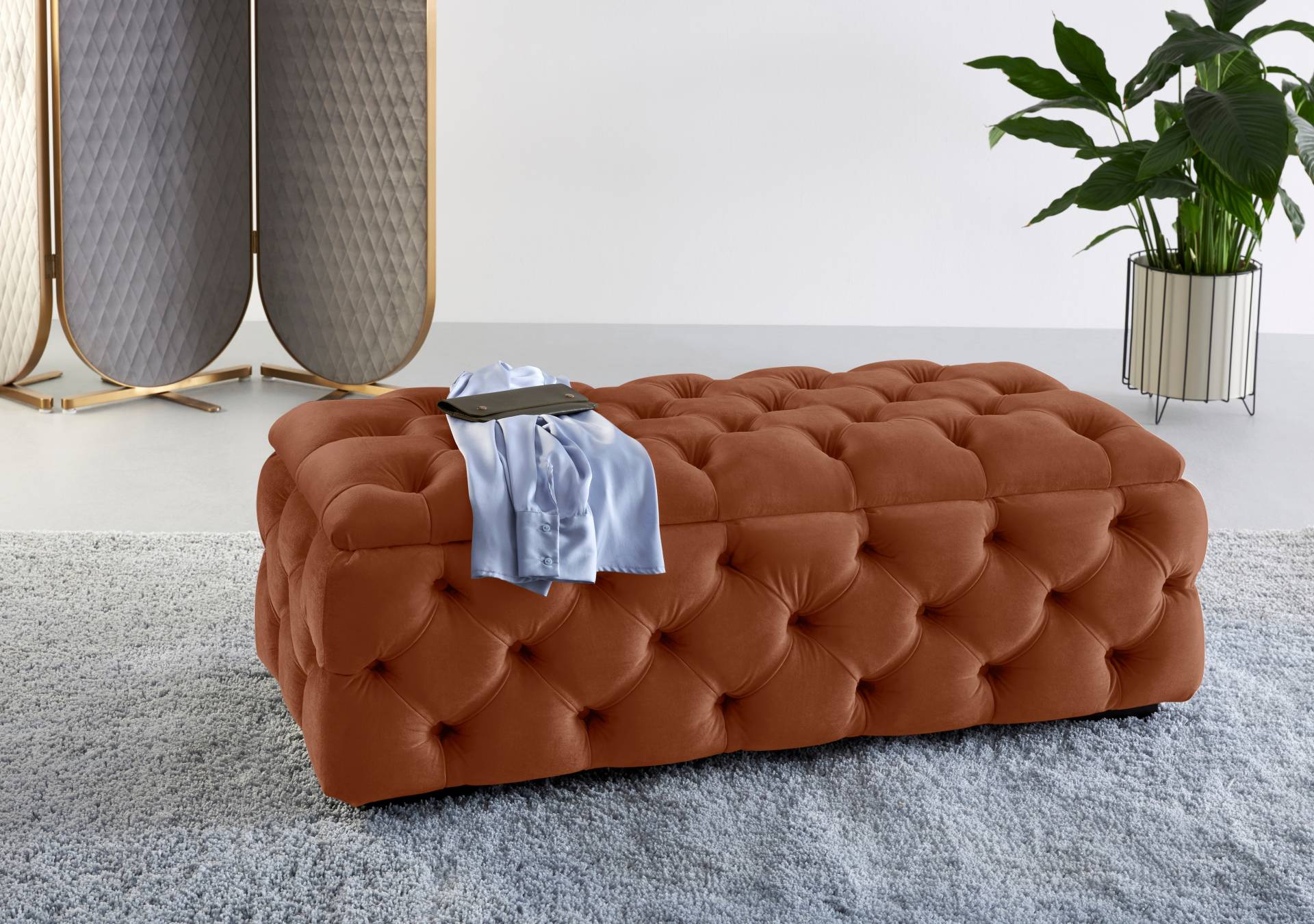 Guido Maria Kretschmer Home&Living Polsterhocker »KALINA, hochwertige Knopfheftung, B/T/H: 120/55/45 cm«, mit Staufach und innenliegenden Laschen zur besseren Aufbewahrung Guido Maria Kretschmer Home&Living Polsterhocker »KALINA, hochwertige Knopfheftung, B/T/H: 120/55/45 cm«, mit Staufach und innenliegenden Laschen zur besseren Aufbewahrung von Guido Maria Kretschmer Home&Living