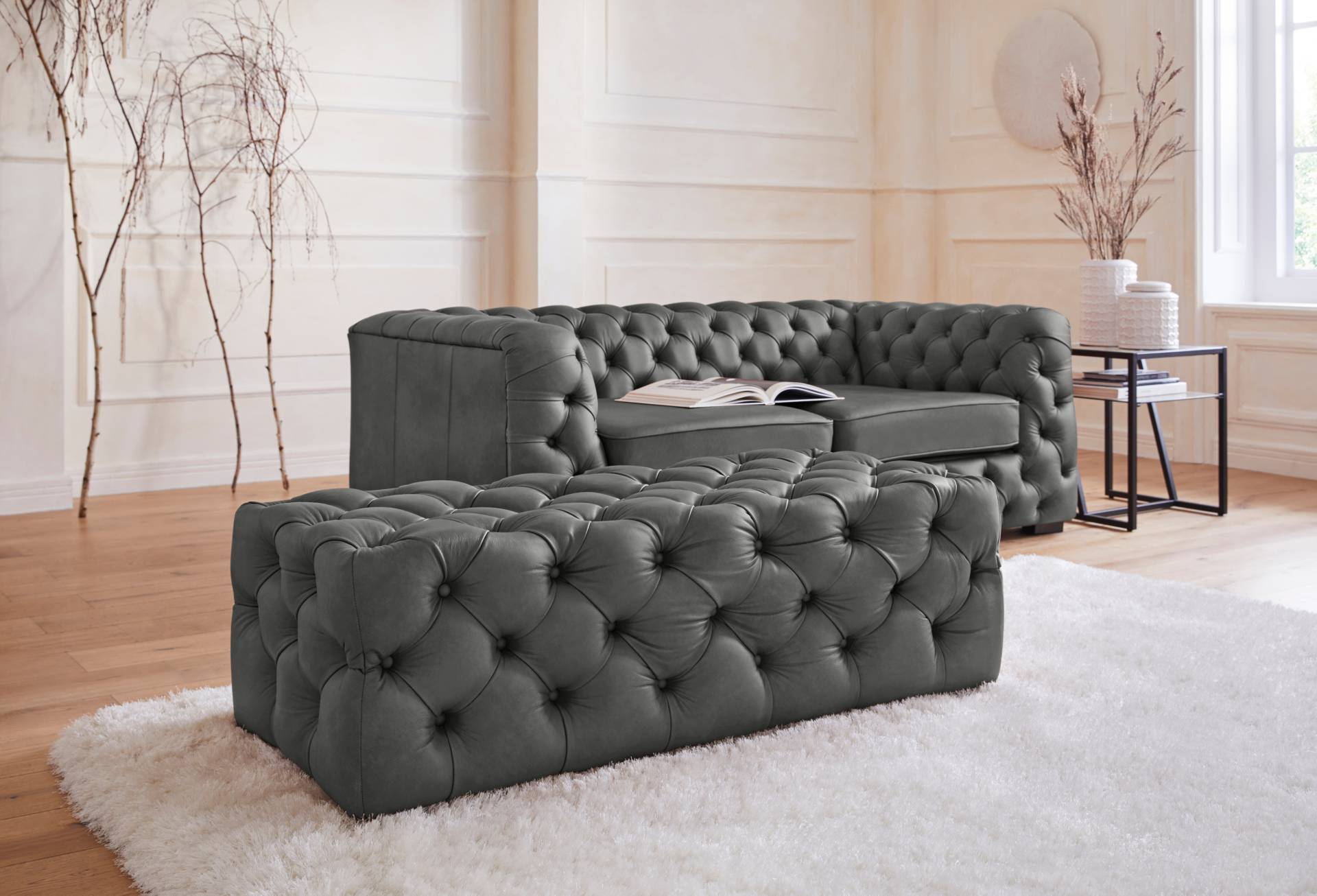 Guido Maria Kretschmer Home&Living Polsterhocker »Kalina«, mit klassischer Chesterfield-Knopfheftung Guido Maria Kretschmer Home&Living Polsterhocker »Kalina«, mit klassischer Chesterfield-Knopfheftung von Guido Maria Kretschmer Home&Living