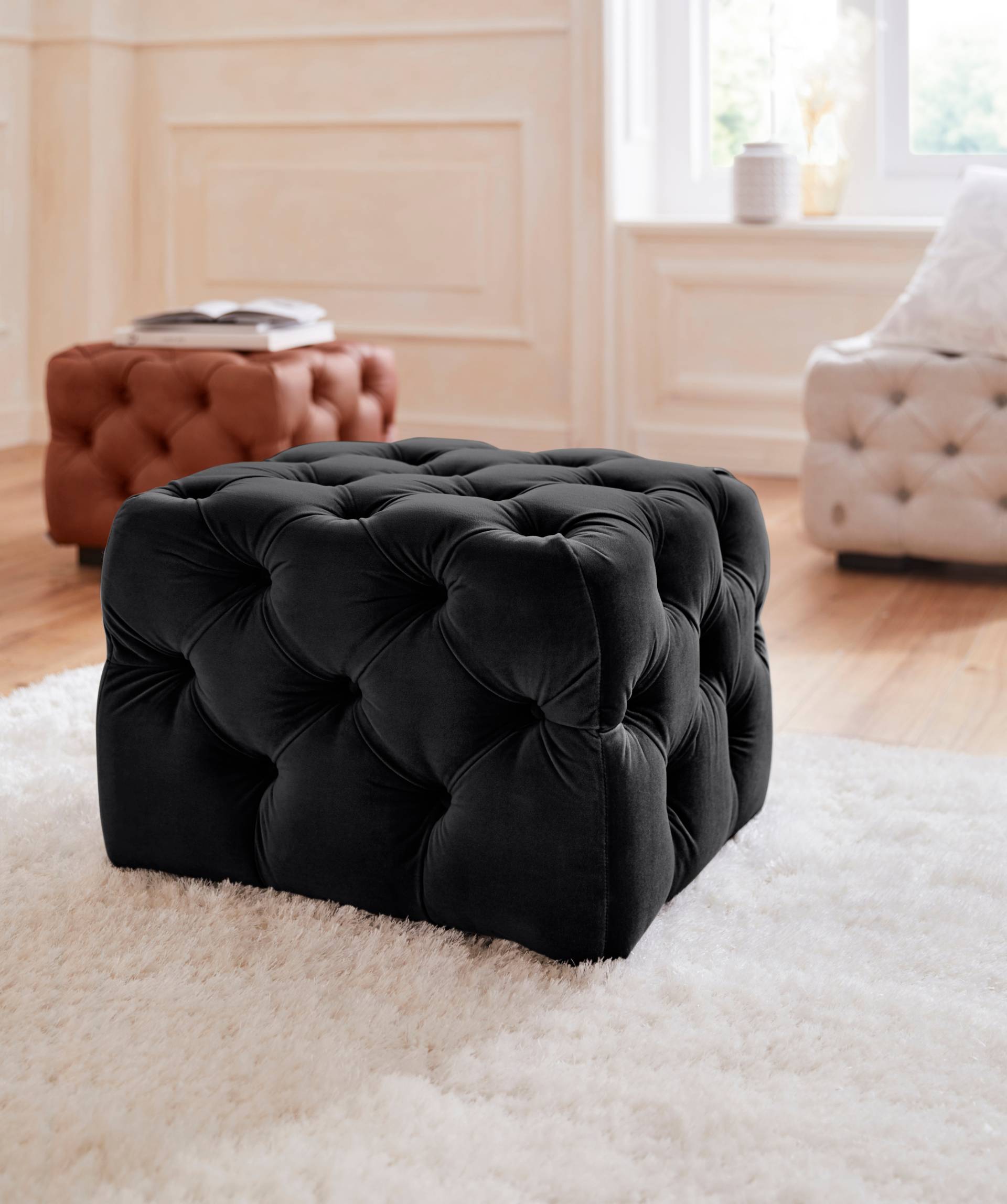 Guido Maria Kretschmer Home&Living Polsterhocker »Kalina«, mit klassischer Chesterfield-Knopfheftung, passend zur Serie "Kalina" Guido Maria Kretschmer Home&Living Polsterhocker »Kalina«, mit klassischer Chesterfield-Knopfheftung, passend zur Serie "Kalina" von Guido Maria Kretschmer Home&Living