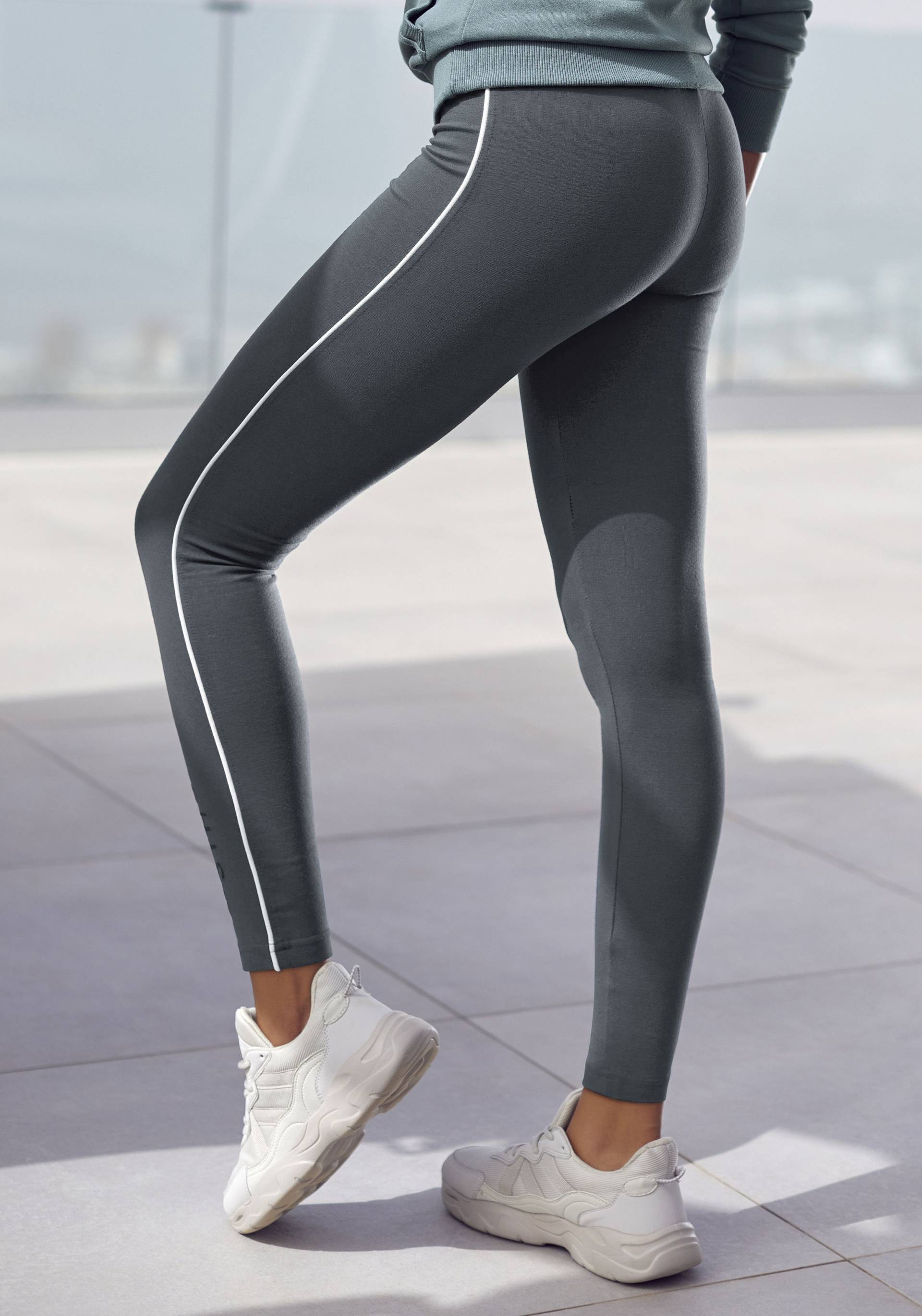 H.I.S Leggings, mit weisser Kontrastpaspel von H.I.S