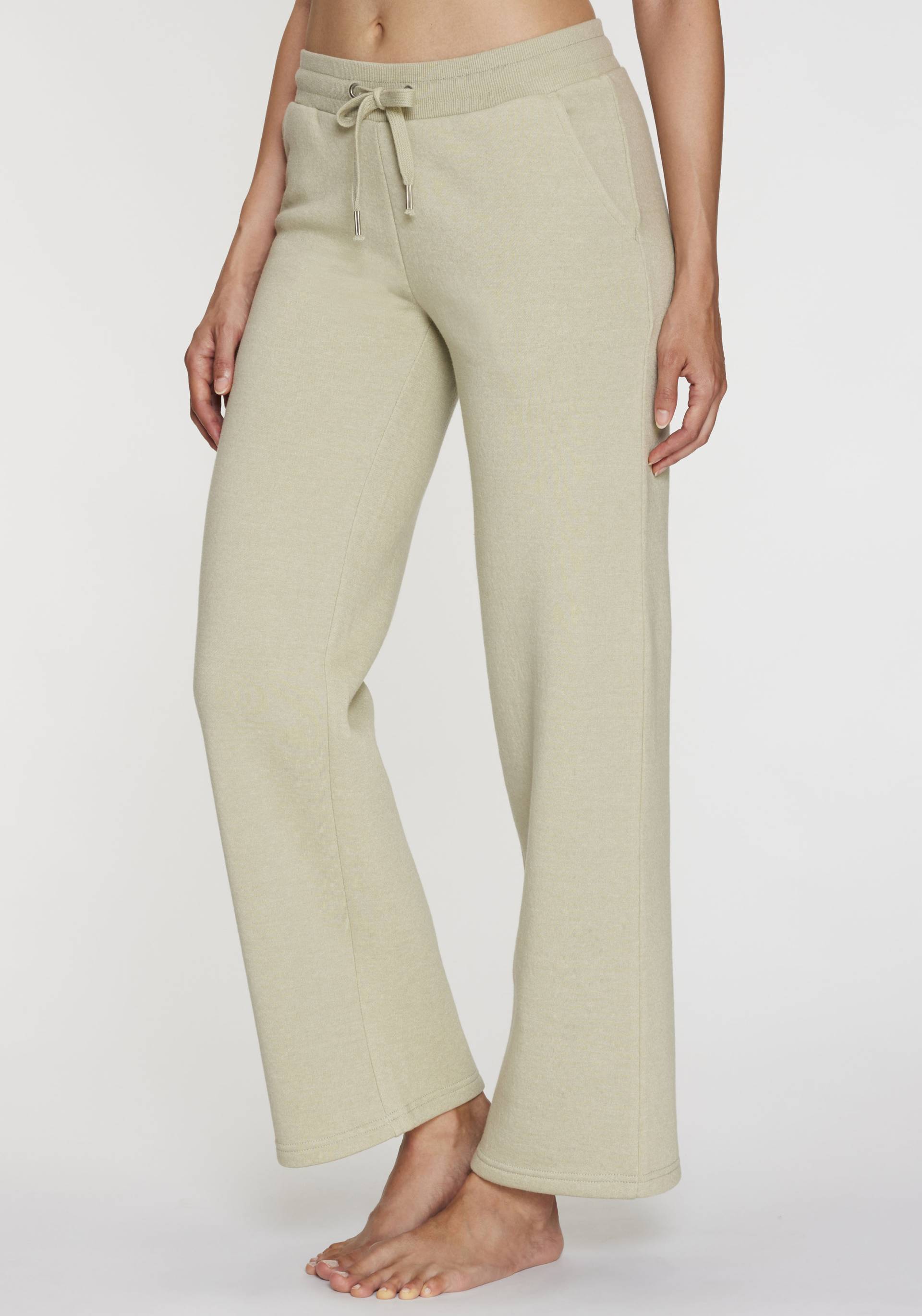 H.I.S Relaxhose, mit weitem Bein und aus ultraweicher Sweatqualität, Loungewear H.I.S Relaxhose, mit weitem Bein und aus ultraweicher Sweatqualität, Loungewear von H.I.S