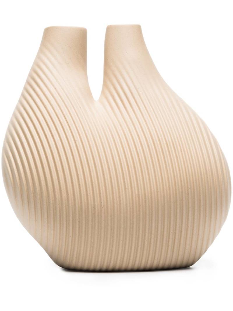 HAY W&S asymmetric ribbed vase - Neutrals von HAY